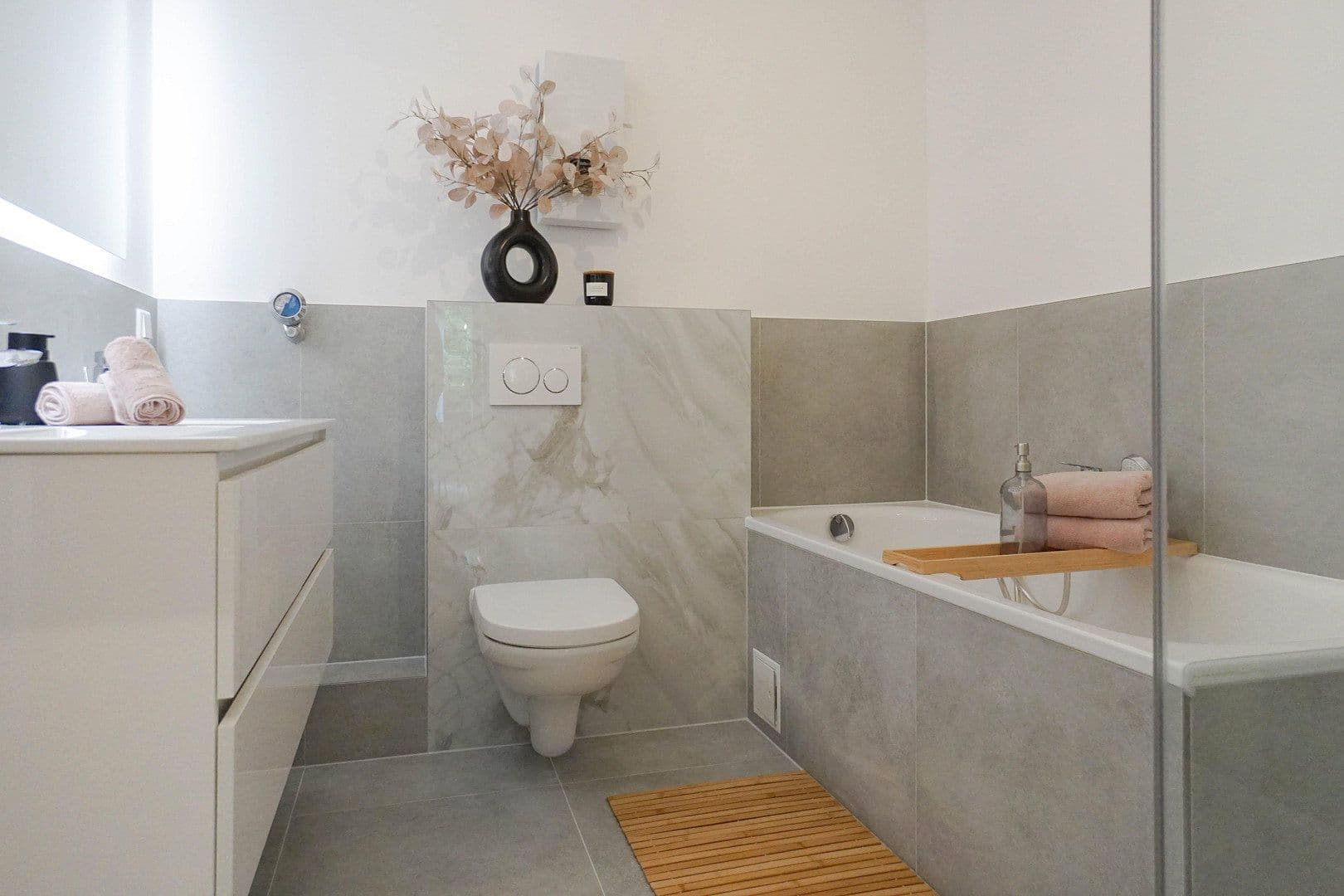 Pronájem bytu 3+1 70 m², Oldenburg, Dolní Sasko Pronájem bytu 3+1 70 m², Oldenburg, Dolní Sasko