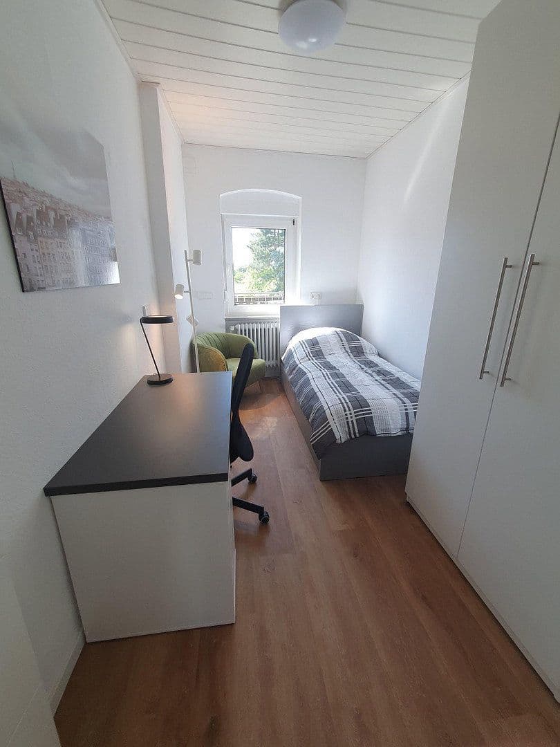 Pronájem bytu 6+1 140 m², Schwetzinger Straße 63, Karlsruhe, Bádensko-Württembersko Pronájem bytu 6+1 140 m², Schwetzinger Straße 63, Karlsruhe, Bádensko-Württembersko