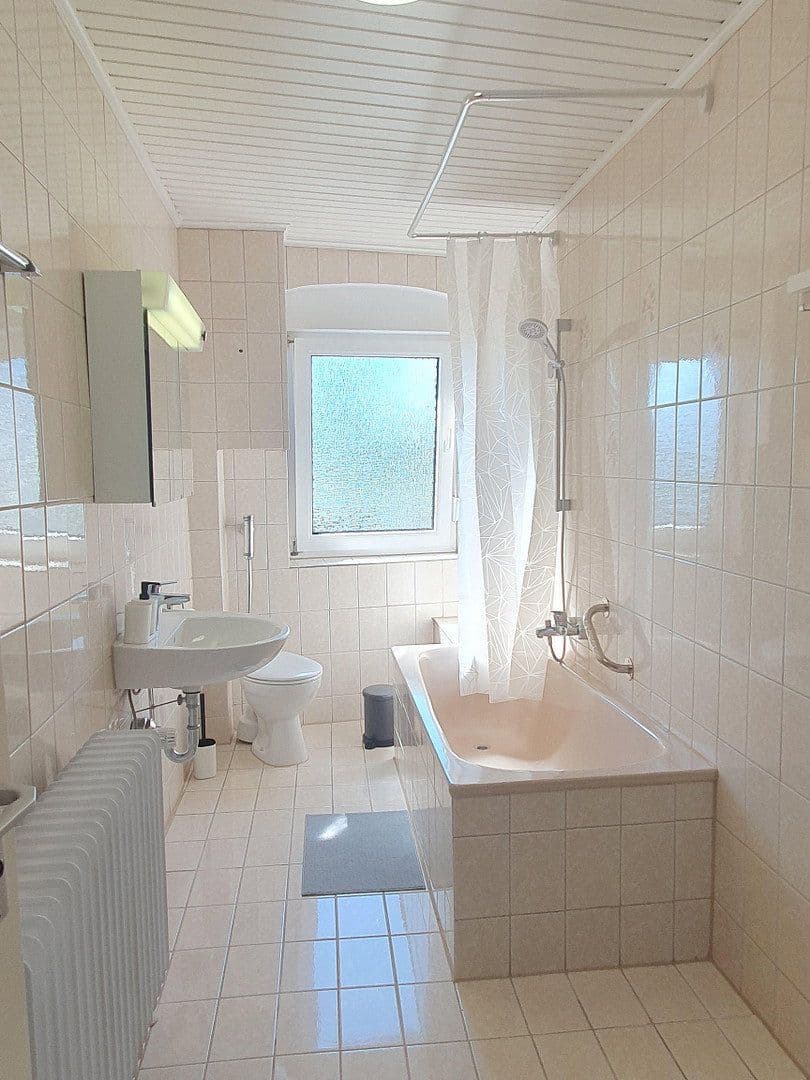 Pronájem bytu 6+1 140 m², Schwetzinger Straße 63, Karlsruhe, Bádensko-Württembersko Pronájem bytu 6+1 140 m², Schwetzinger Straße 63, Karlsruhe, Bádensko-Württembersko