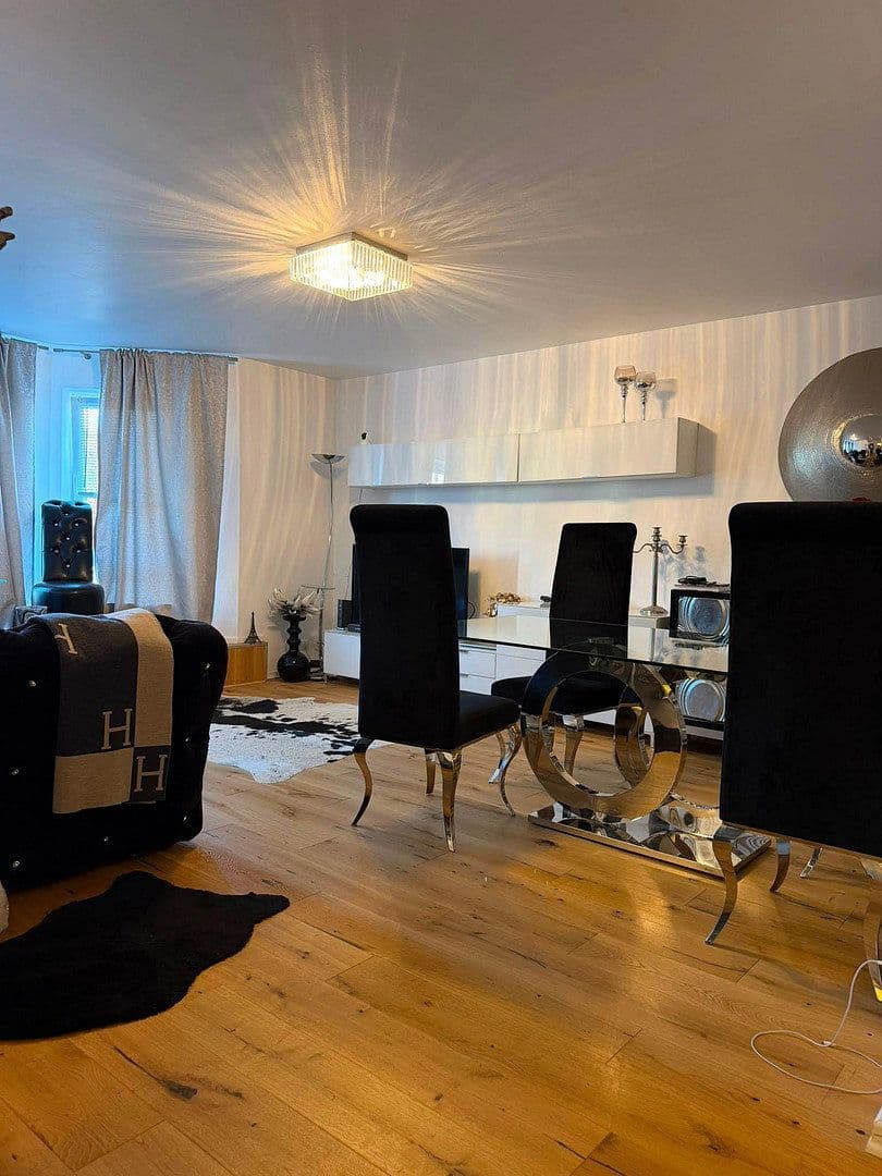 Pronájem bytu 3+1 73 m², Rathelbeckstr, Düsseldorf, Severní Porýní-Vestfálsko Pronájem bytu 3+1 73 m², Rathelbeckstr, Düsseldorf, Severní Porýní-Vestfálsko