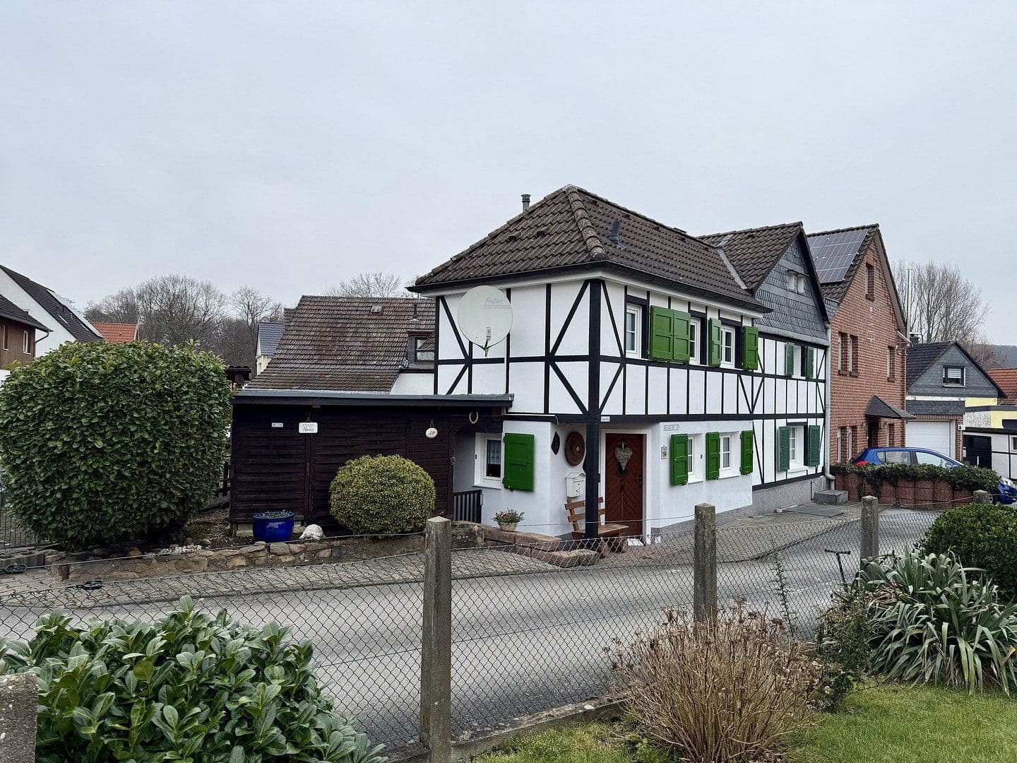Prodej domu 57 m², pozemek 441 m², Holzkamp 10, Solingen, Severní Porýní-Vestfálsko Prodej domu 57 m², pozemek 441 m², Holzkamp 10, Solingen, Severní Porýní-Vestfálsko
