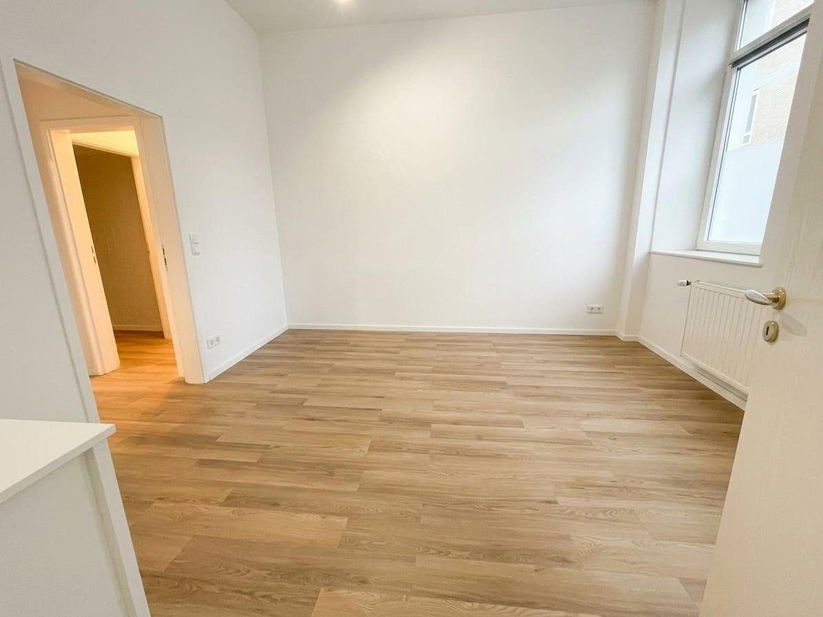 Pronájem bytu 3+1 70 m², Steinstraße 88, Krefeld, Severní Porýní-Vestfálsko Pronájem bytu 3+1 70 m², Steinstraße 88, Krefeld, Severní Porýní-Vestfálsko