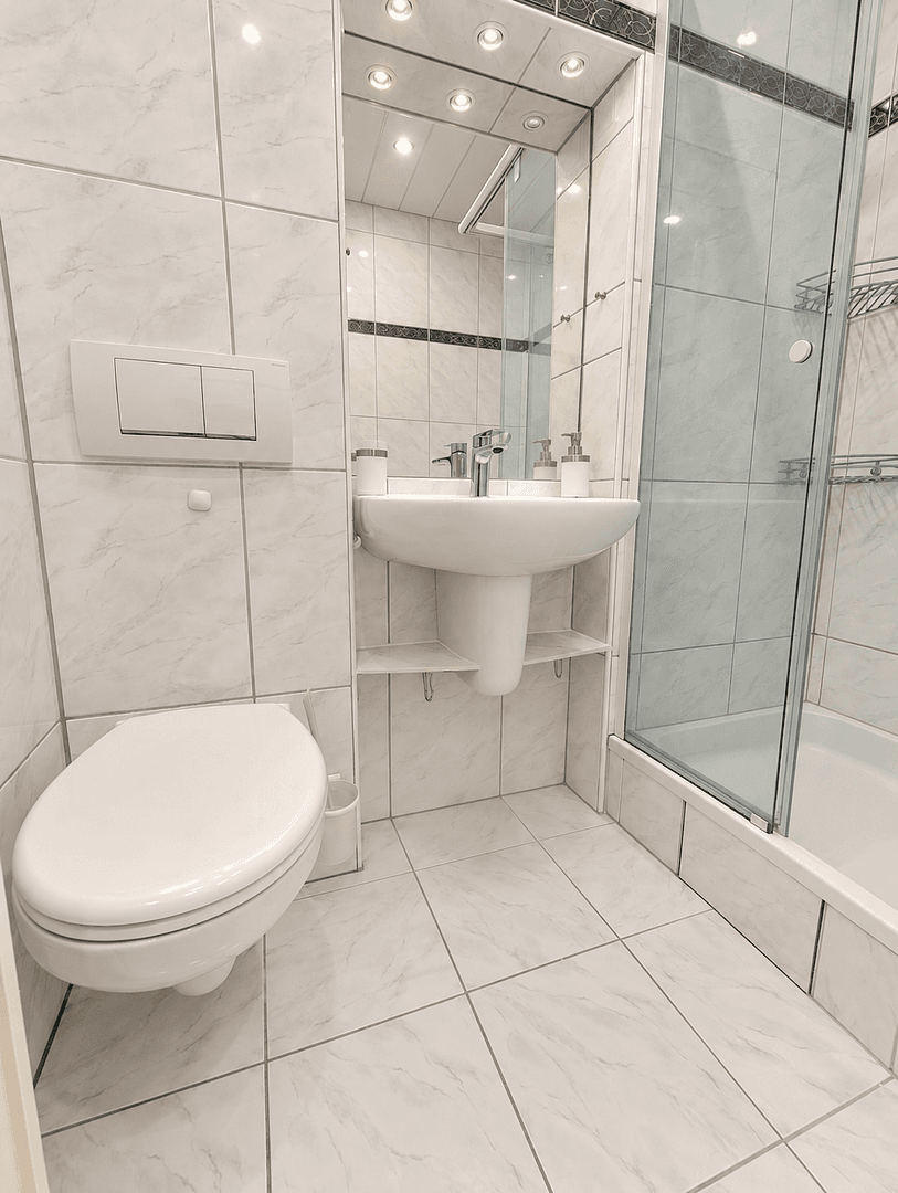 Pronájem bytu 4+kk 129 m², Karlsruhe, Bádensko-Württembersko Pronájem bytu 4+kk 129 m², Karlsruhe, Bádensko-Württembersko