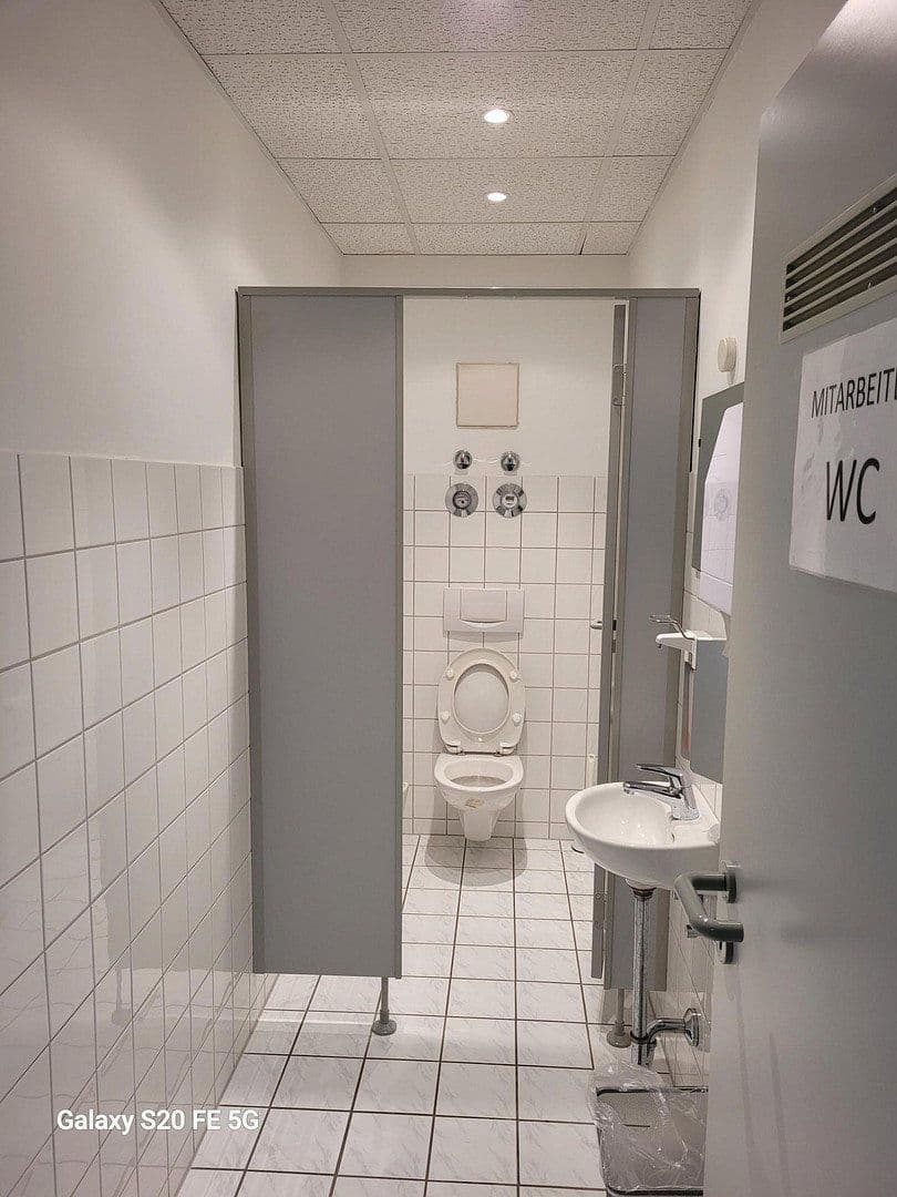 Pronájem kanceláře 200 m², Esslingen am Neckar, Bádensko-Württembersko Pronájem kanceláře 200 m², Esslingen am Neckar, Bádensko-Württembersko