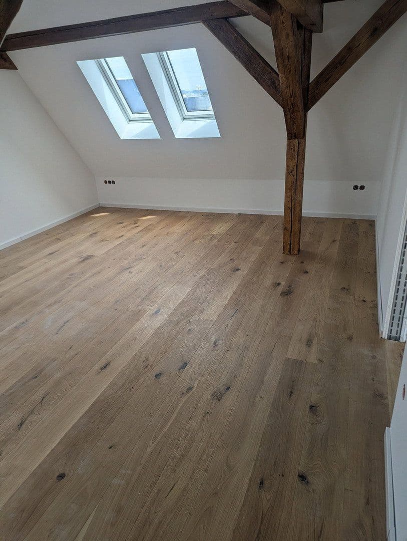 Pronájem domu 175 m², pozemek 225 m², Bahnhofstrasse 19, Obertraubling, Bavorsko Pronájem domu 175 m², pozemek 225 m², Bahnhofstrasse 19, Obertraubling, Bavorsko