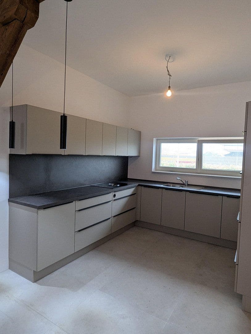 Pronájem domu 175 m², pozemek 225 m², Bahnhofstrasse 19, Obertraubling, Bavorsko Pronájem domu 175 m², pozemek 225 m², Bahnhofstrasse 19, Obertraubling, Bavorsko