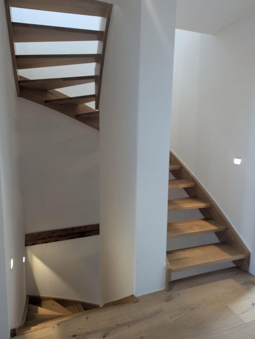 Pronájem domu 175 m², pozemek 225 m², Bahnhofstrasse 19, Obertraubling, Bavorsko Pronájem domu 175 m², pozemek 225 m², Bahnhofstrasse 19, Obertraubling, Bavorsko