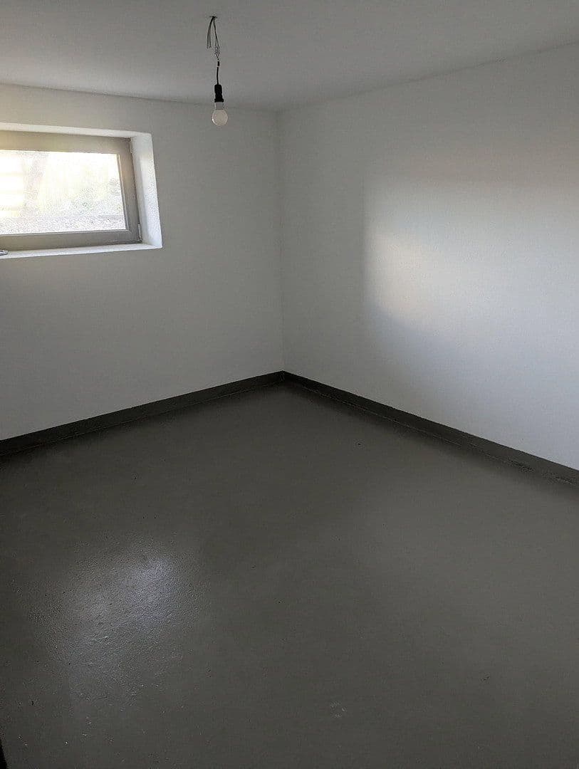 Pronájem domu 175 m², pozemek 225 m², Bahnhofstrasse 19, Obertraubling, Bavorsko Pronájem domu 175 m², pozemek 225 m², Bahnhofstrasse 19, Obertraubling, Bavorsko