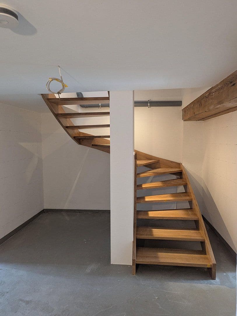 Pronájem domu 175 m², pozemek 225 m², Bahnhofstrasse 19, Obertraubling, Bavorsko Pronájem domu 175 m², pozemek 225 m², Bahnhofstrasse 19, Obertraubling, Bavorsko