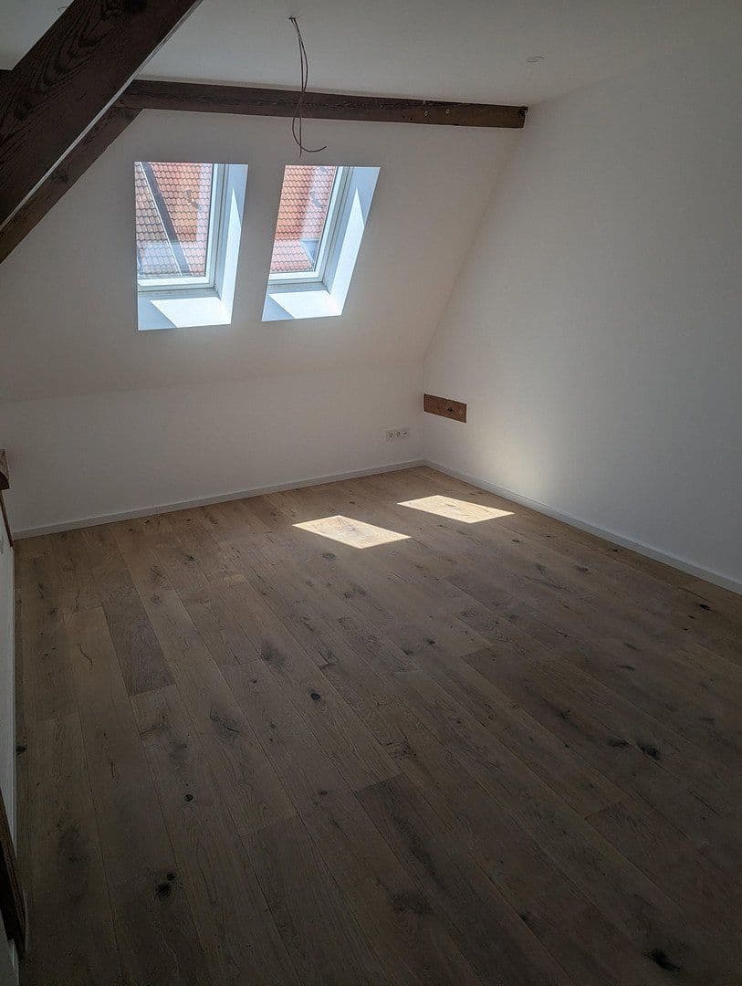 Pronájem domu 175 m², pozemek 225 m², Bahnhofstrasse 19, Obertraubling, Bavorsko Pronájem domu 175 m², pozemek 225 m², Bahnhofstrasse 19, Obertraubling, Bavorsko