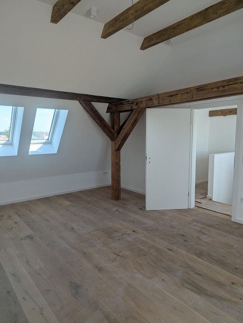 Pronájem domu 175 m², pozemek 225 m², Bahnhofstrasse 19, Obertraubling, Bavorsko Pronájem domu 175 m², pozemek 225 m², Bahnhofstrasse 19, Obertraubling, Bavorsko