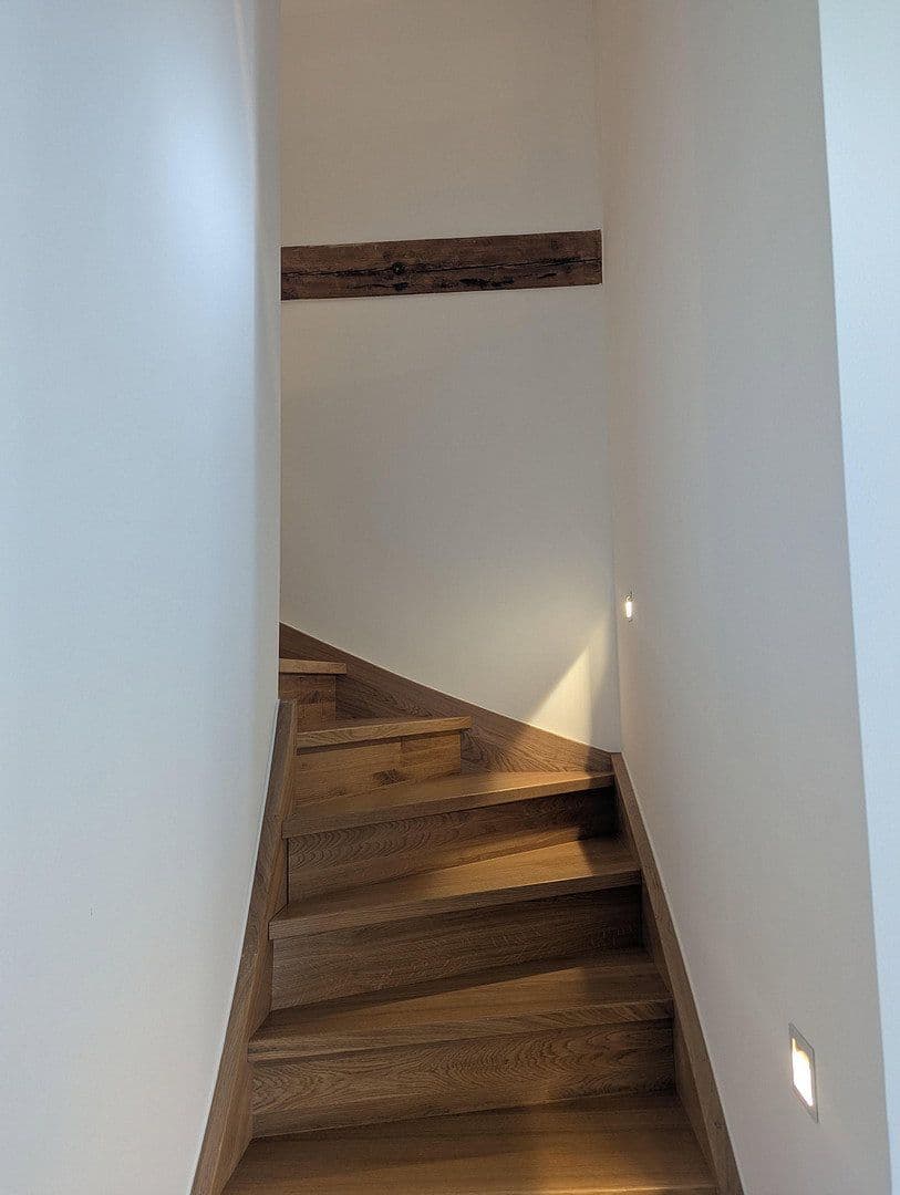 Pronájem domu 175 m², pozemek 225 m², Bahnhofstrasse 19, Obertraubling, Bavorsko Pronájem domu 175 m², pozemek 225 m², Bahnhofstrasse 19, Obertraubling, Bavorsko