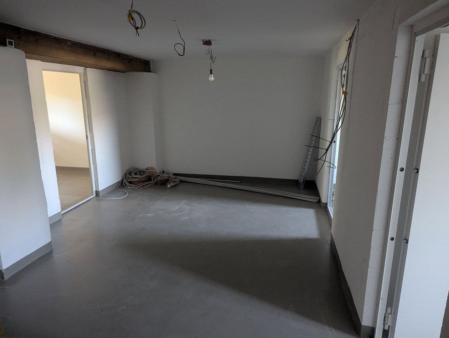 Pronájem domu 175 m², pozemek 225 m², Bahnhofstrasse 19, Obertraubling, Bavorsko Pronájem domu 175 m², pozemek 225 m², Bahnhofstrasse 19, Obertraubling, Bavorsko