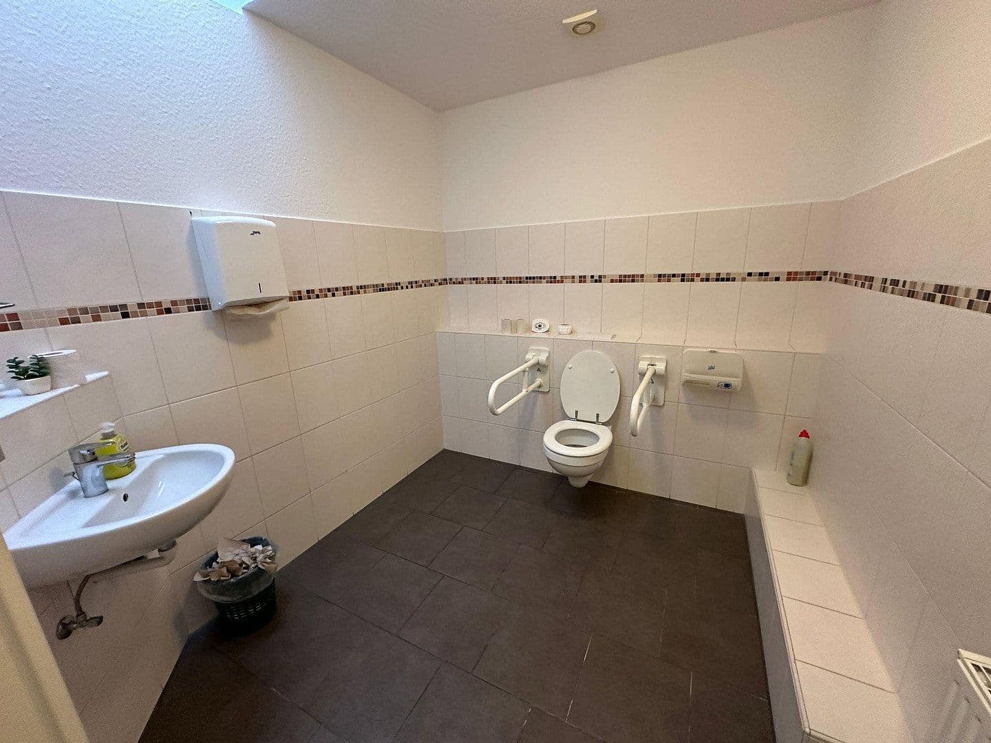 Pronájem nebytového prostoru 177 m², Lange Straße 51, Wangerland, Dolní Sasko Pronájem nebytového prostoru 177 m², Lange Straße 51, Wangerland, Dolní Sasko