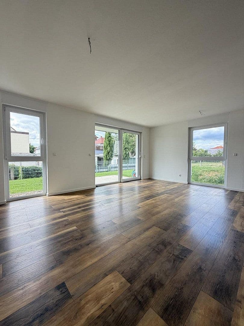 Prodej bytu 3+1 94 m², Heinrich-Gerster-Straße 3, Karlsdorf-Neuthard, Bádensko-Württembersko Prodej bytu 3+1 94 m², Heinrich-Gerster-Straße 3, Karlsdorf-Neuthard, Bádensko-Württembersko