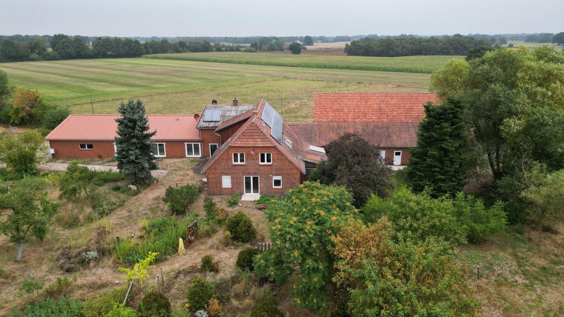 Prodej domu 378 m², pozemek 6.400 m², Wagenfeld, Dolní Sasko Prodej domu 378 m², pozemek 6.400 m², Wagenfeld, Dolní Sasko