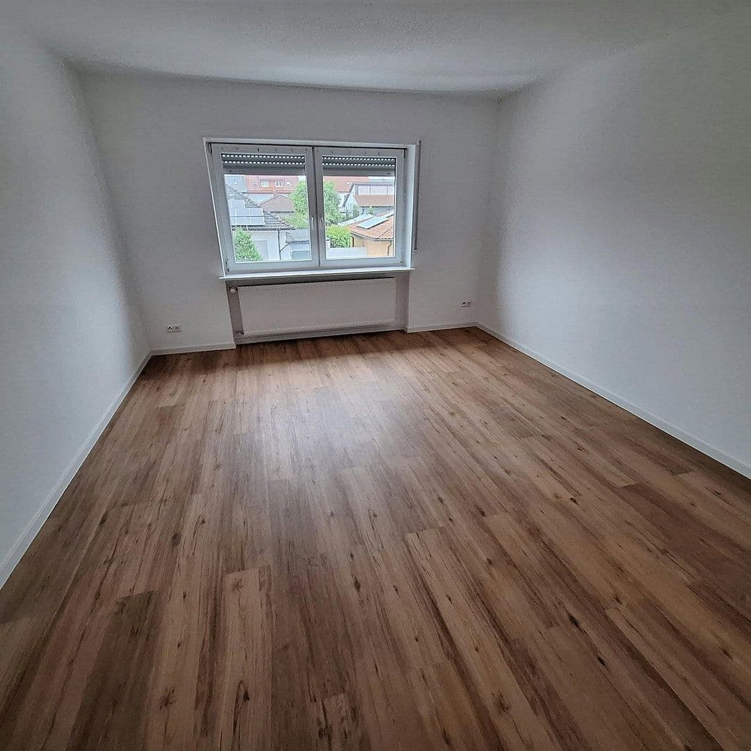 Pronájem bytu 2+1 61 m², Jägerndorfer Straße 14, Ketsch, Bádensko-Württembersko Pronájem bytu 2+1 61 m², Jägerndorfer Straße 14, Ketsch, Bádensko-Württembersko