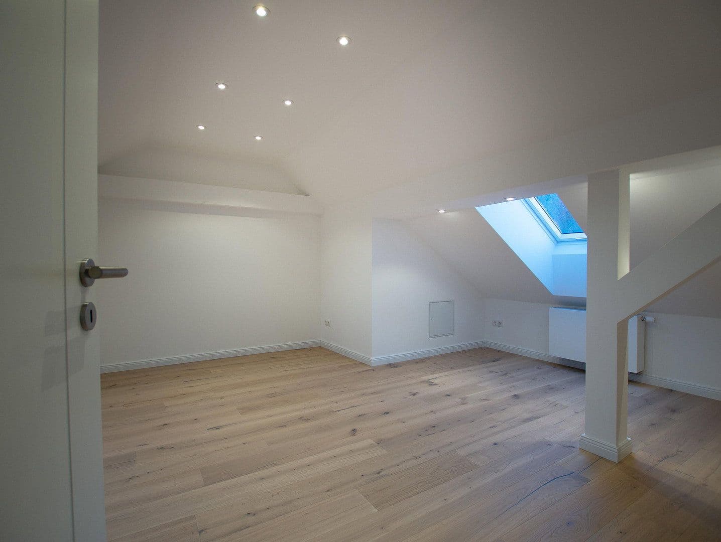 Prodej domu 250 m², pozemek 430 m², Potsdamer Str. 104, Potsdam, Braniborsko Prodej domu 250 m², pozemek 430 m², Potsdamer Str. 104, Potsdam, Braniborsko