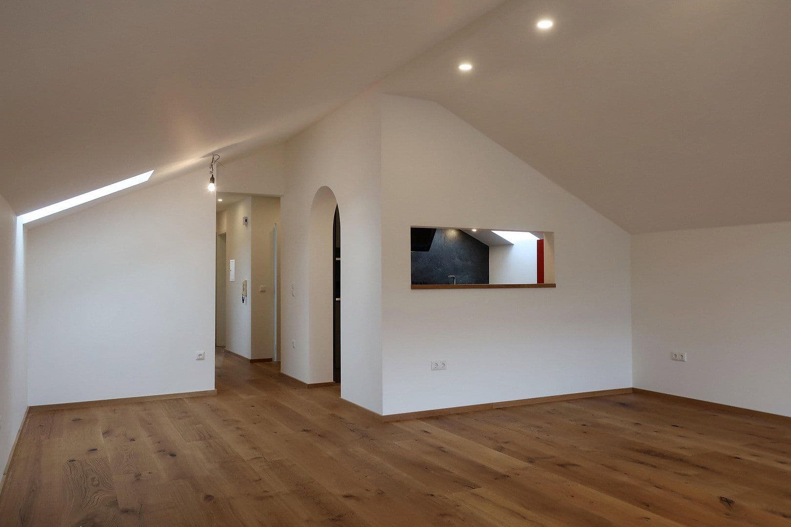 Pronájem bytu 3+1 90 m², Weißachenerstraße 59, Bergen, Bavorsko Pronájem bytu 3+1 90 m², Weißachenerstraße 59, Bergen, Bavorsko