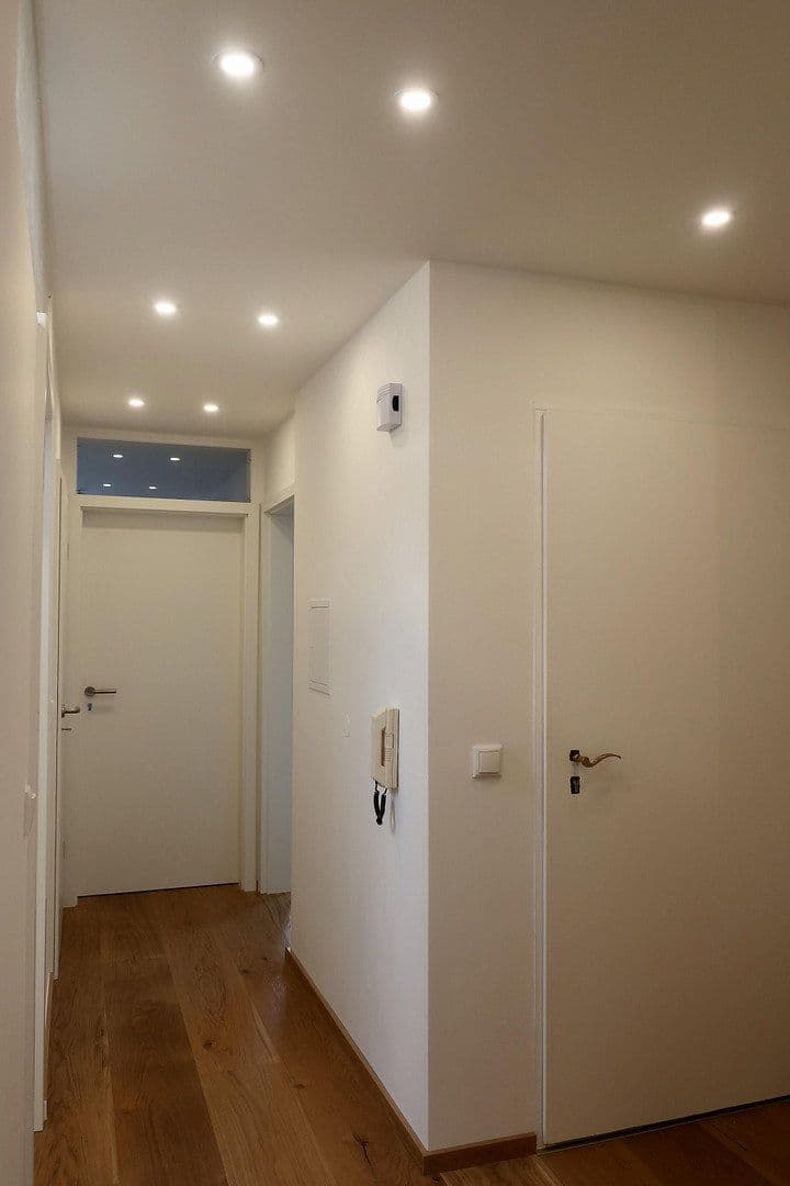 Pronájem bytu 3+1 90 m², Weißachenerstraße 59, Bergen, Bavorsko Pronájem bytu 3+1 90 m², Weißachenerstraße 59, Bergen, Bavorsko