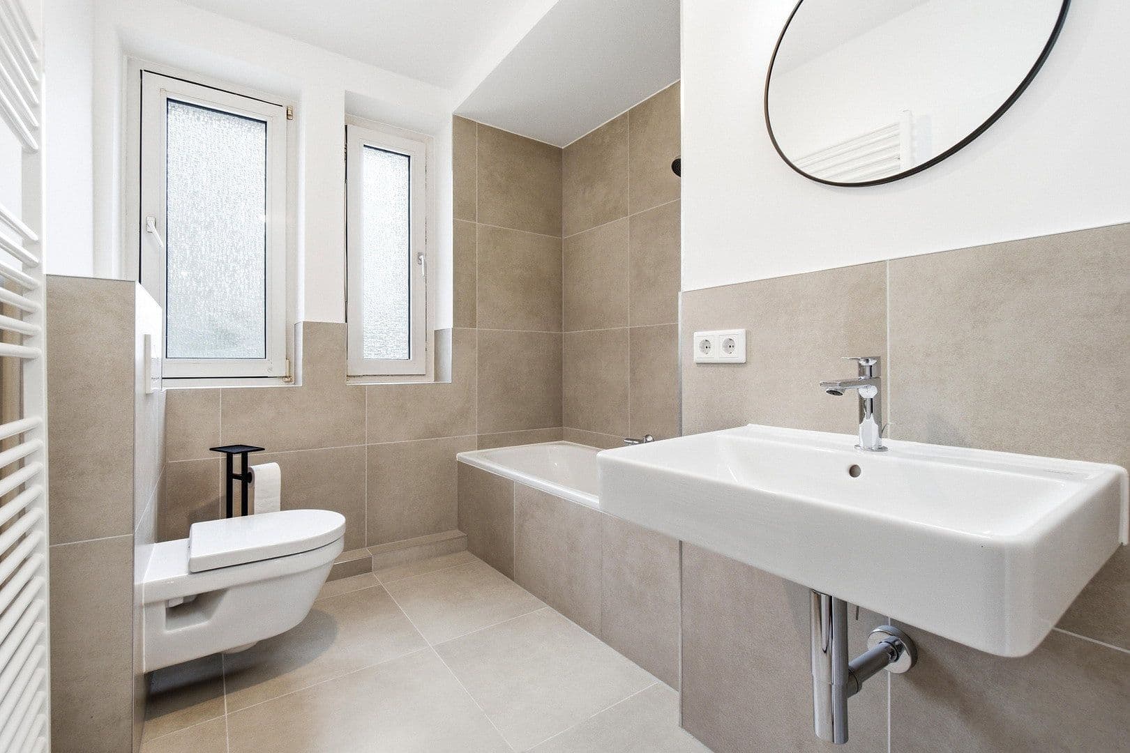 Prodej domu 420 m², pozemek 488 m², Detmolder Straße 407, Bielefeld, Severní Porýní-Vestfálsko Prodej domu 420 m², pozemek 488 m², Detmolder Straße 407, Bielefeld, Severní Porýní-Vestfálsko