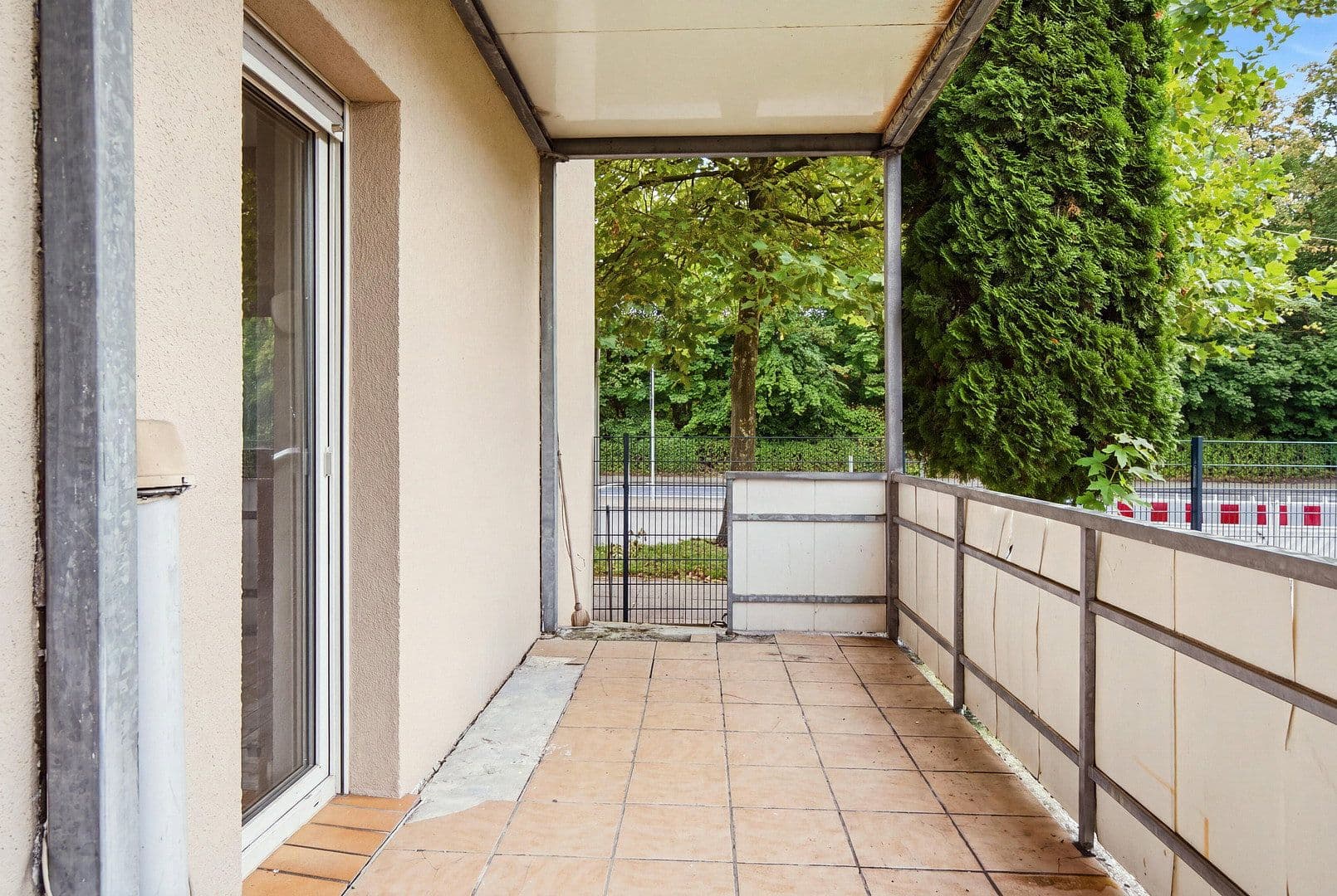 Prodej domu 420 m², pozemek 488 m², Detmolder Straße 407, Bielefeld, Severní Porýní-Vestfálsko Prodej domu 420 m², pozemek 488 m², Detmolder Straße 407, Bielefeld, Severní Porýní-Vestfálsko