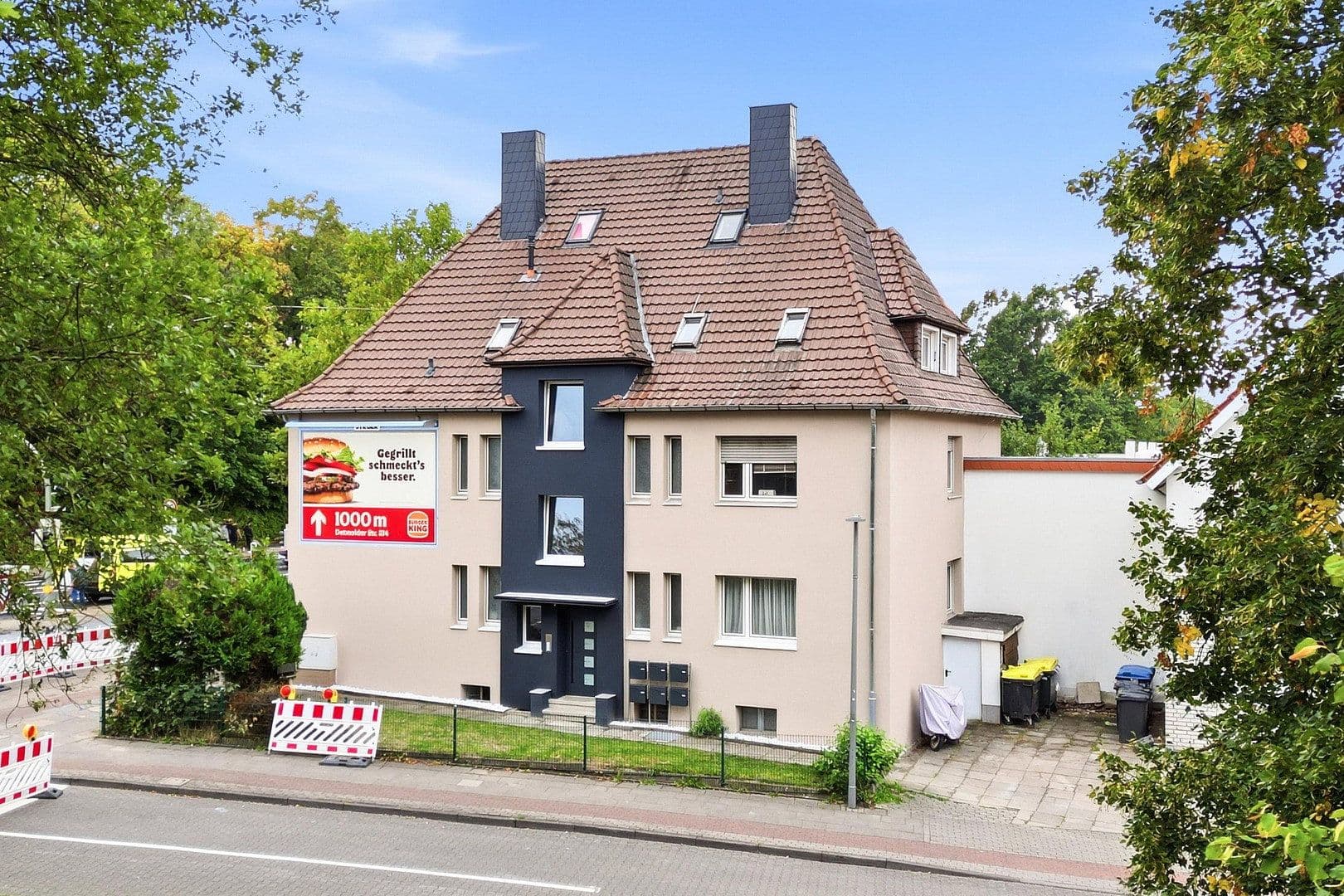 Prodej domu 420 m², pozemek 488 m², Detmolder Straße 407, Bielefeld, Severní Porýní-Vestfálsko Prodej domu 420 m², pozemek 488 m², Detmolder Straße 407, Bielefeld, Severní Porýní-Vestfálsko