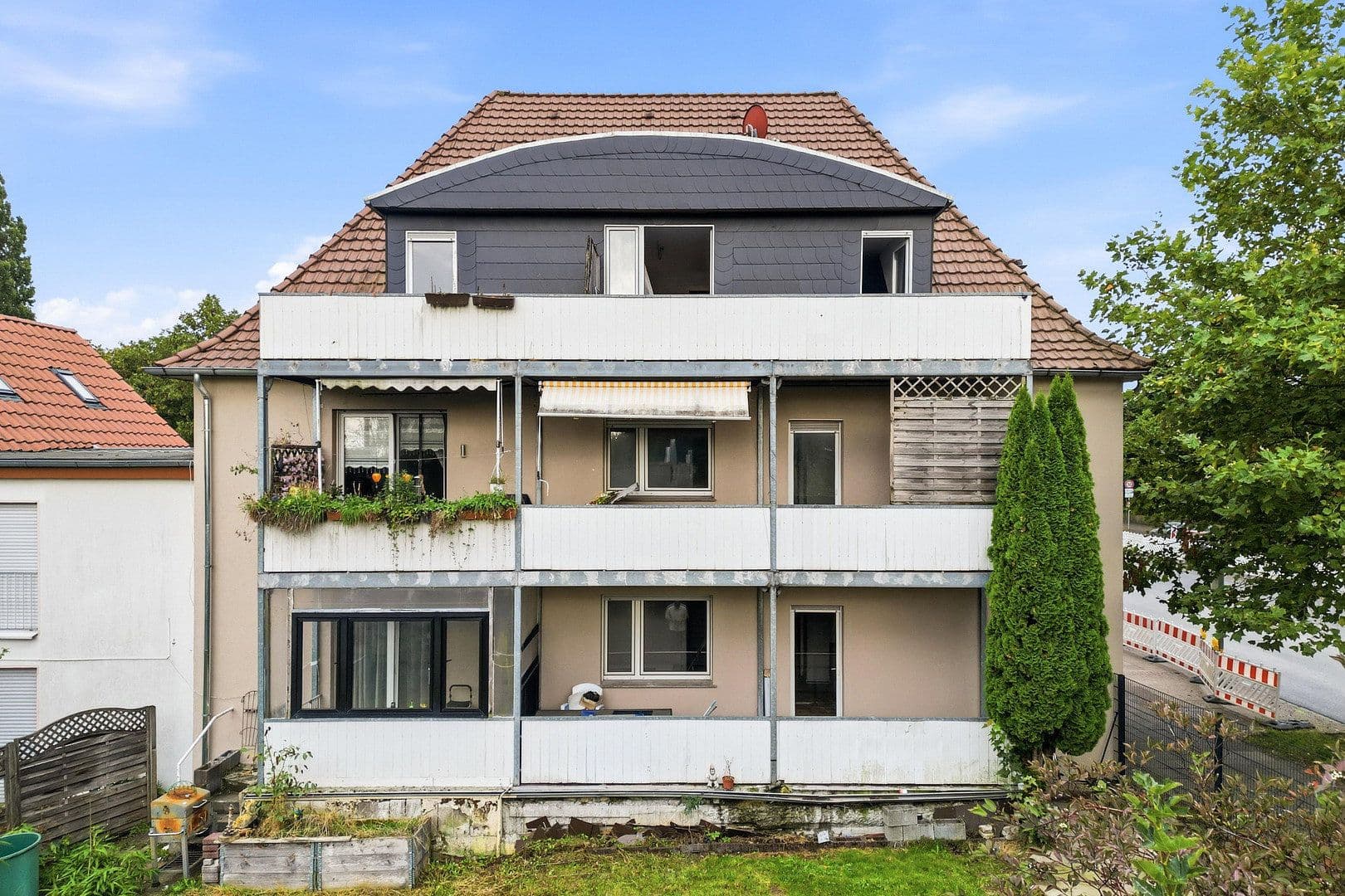 Prodej domu 420 m², pozemek 488 m², Detmolder Straße 407, Bielefeld, Severní Porýní-Vestfálsko Prodej domu 420 m², pozemek 488 m², Detmolder Straße 407, Bielefeld, Severní Porýní-Vestfálsko