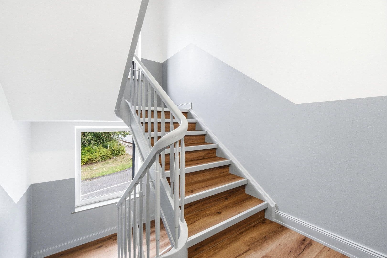 Prodej domu 420 m², pozemek 488 m², Detmolder Straße 407, Bielefeld, Severní Porýní-Vestfálsko Prodej domu 420 m², pozemek 488 m², Detmolder Straße 407, Bielefeld, Severní Porýní-Vestfálsko