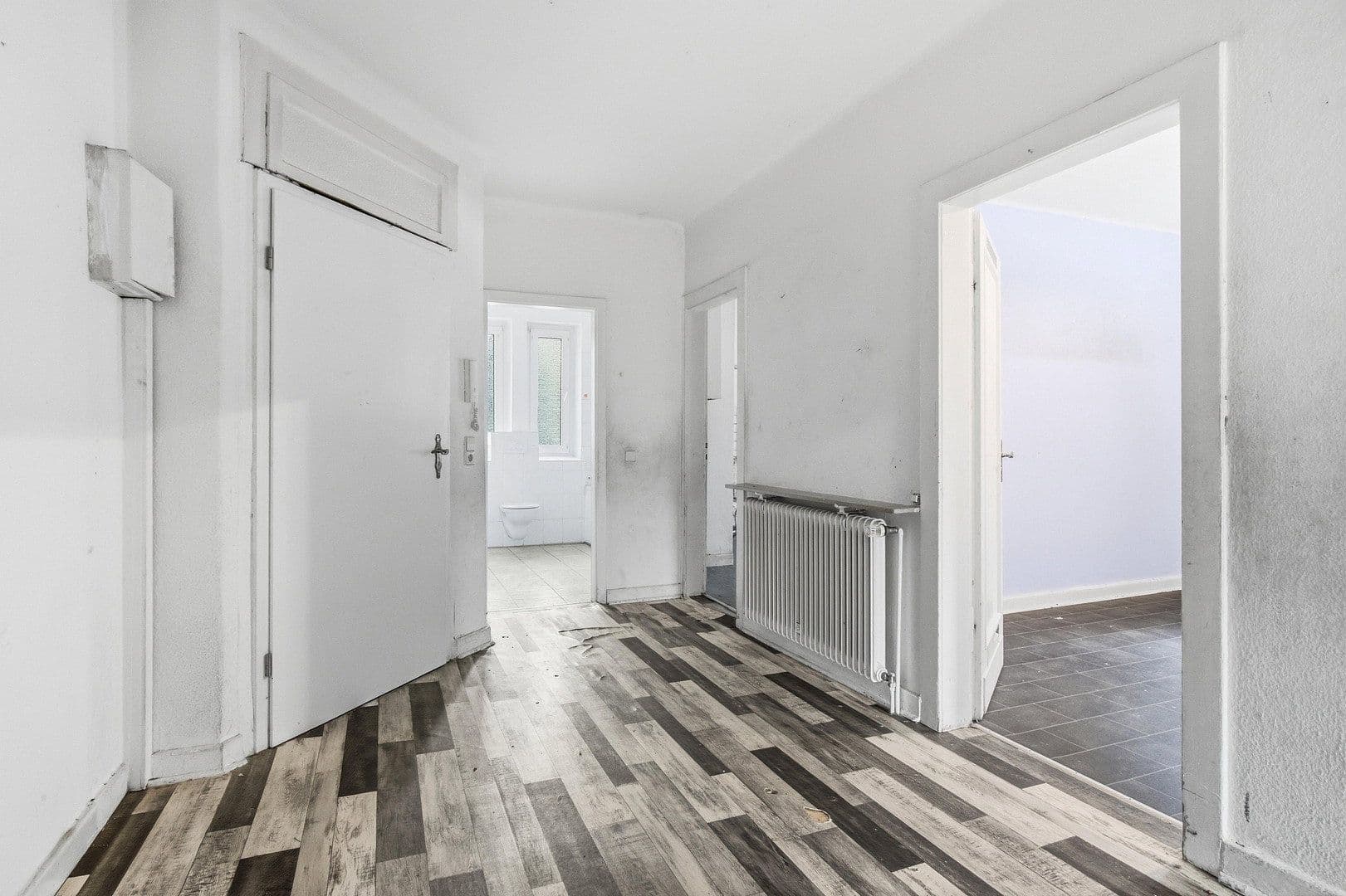 Prodej domu 420 m², pozemek 488 m², Detmolder Straße 407, Bielefeld, Severní Porýní-Vestfálsko Prodej domu 420 m², pozemek 488 m², Detmolder Straße 407, Bielefeld, Severní Porýní-Vestfálsko