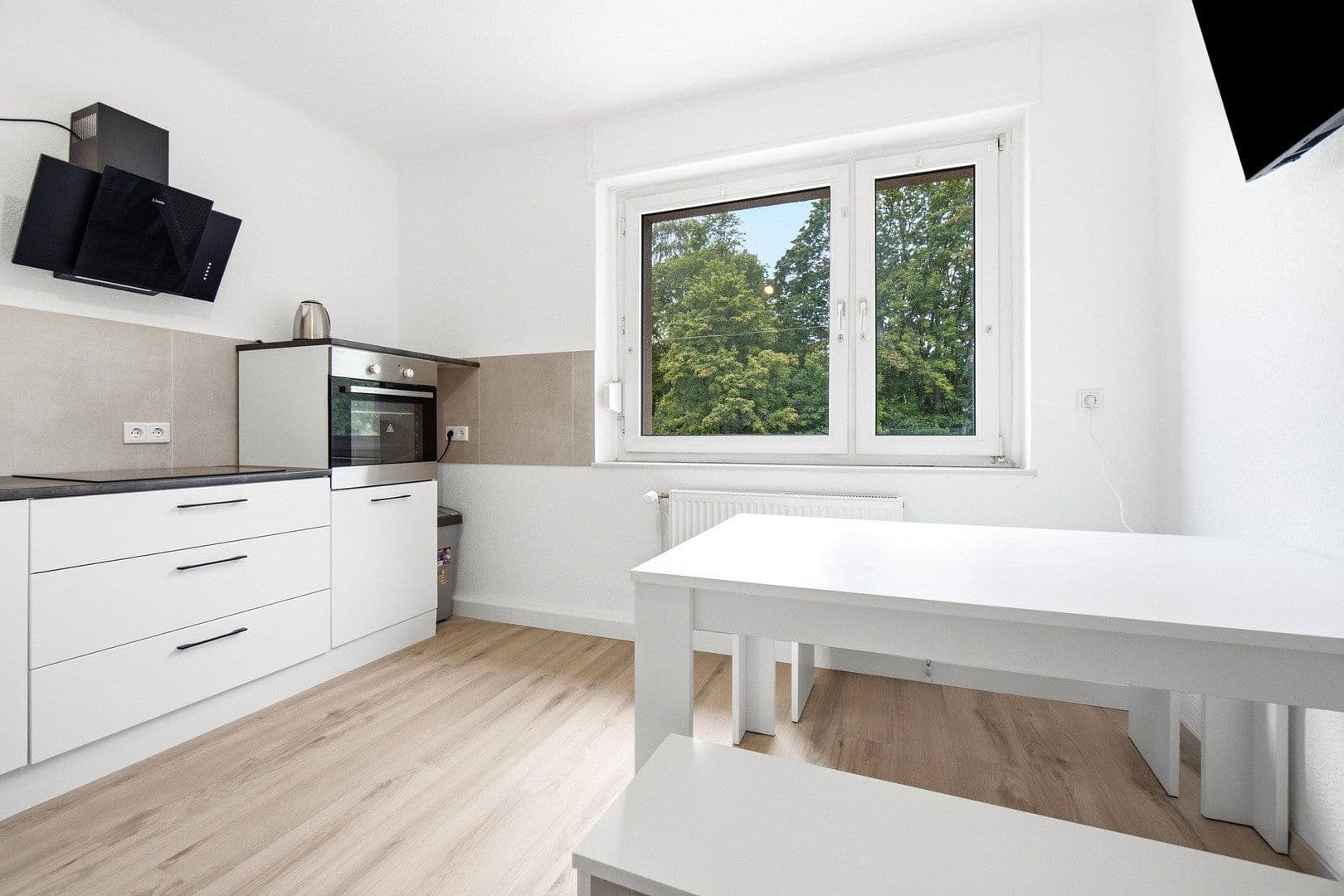 Prodej domu 420 m², pozemek 488 m², Detmolder Straße 407, Bielefeld, Severní Porýní-Vestfálsko Prodej domu 420 m², pozemek 488 m², Detmolder Straße 407, Bielefeld, Severní Porýní-Vestfálsko