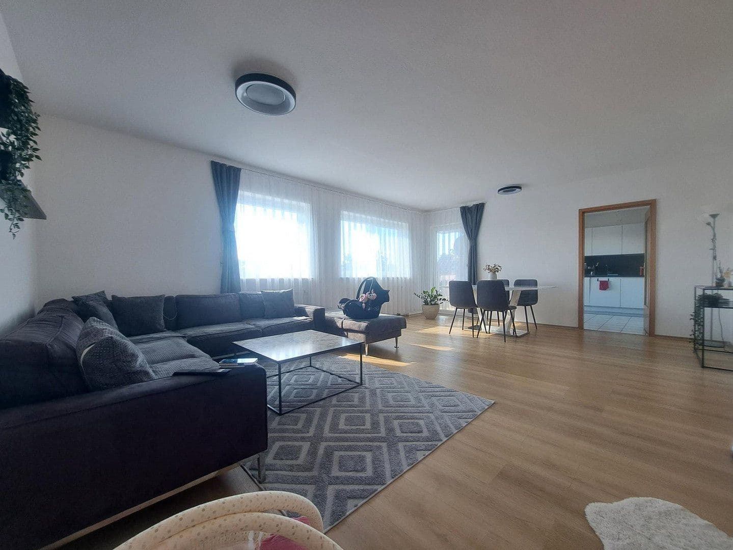 Pronájem bytu 4+1 118 m², Backhausweg 6, Udenheim, Porýní-Falc Pronájem bytu 4+1 118 m², Backhausweg 6, Udenheim, Porýní-Falc