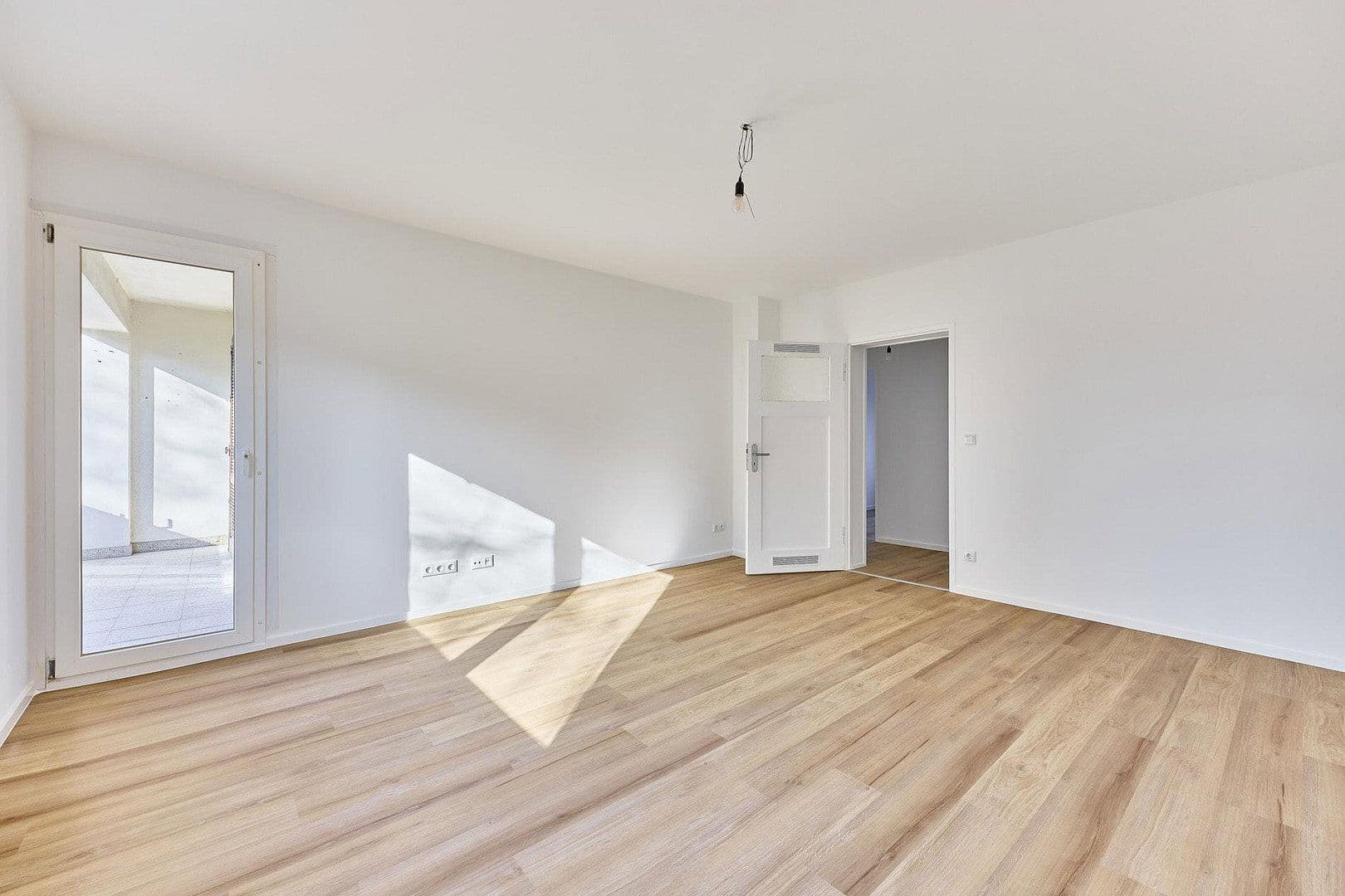 Prodej bytu 3+1 70 m², Frankfurt-Unterliederbach, Hessen Prodej bytu 3+1 70 m², Frankfurt-Unterliederbach, Hessen