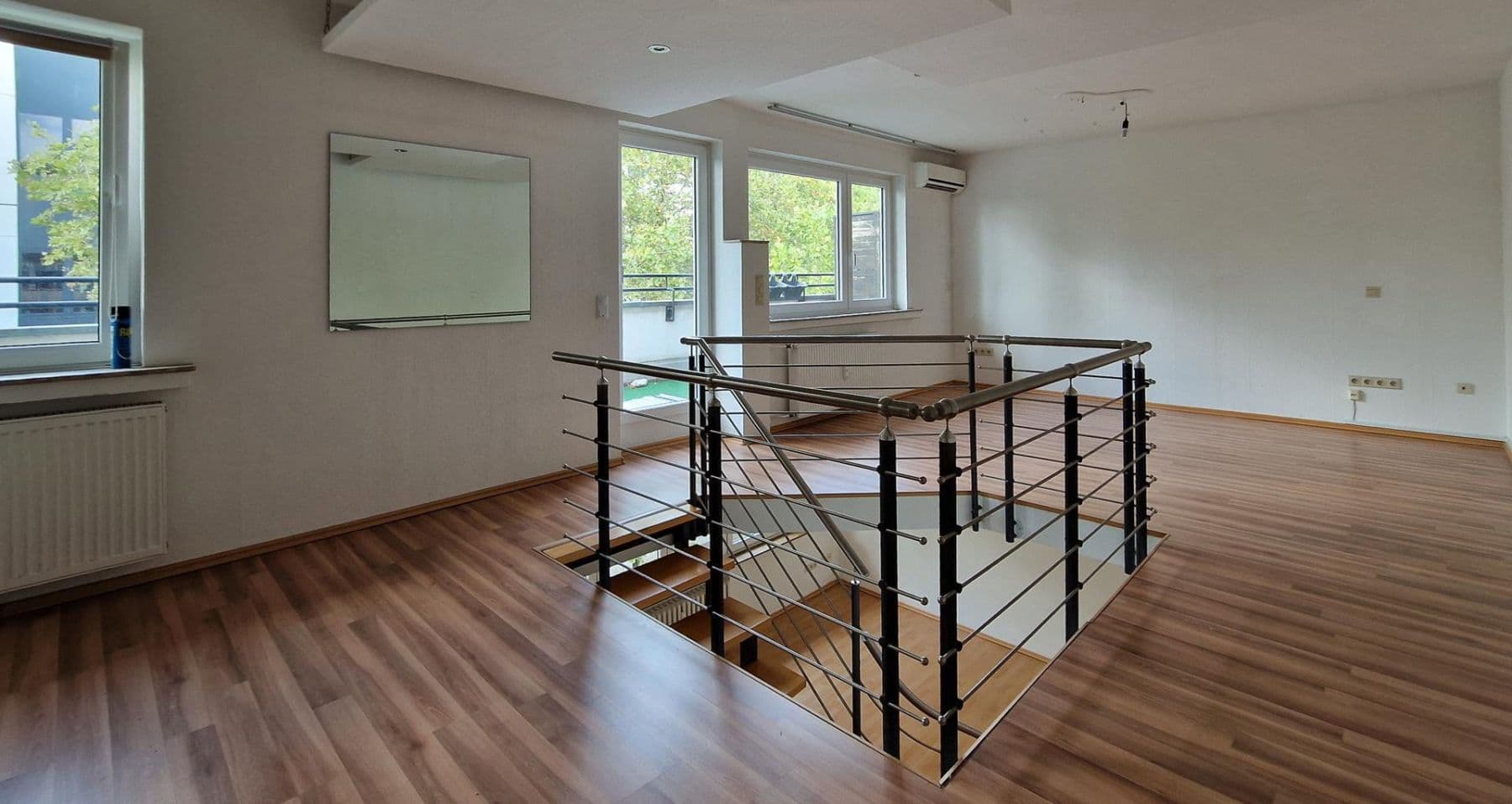 Prodej bytu 3+kk 137 m², Leverkusen, Severní Porýní-Vestfálsko Prodej bytu 3+kk 137 m², Leverkusen, Severní Porýní-Vestfálsko
