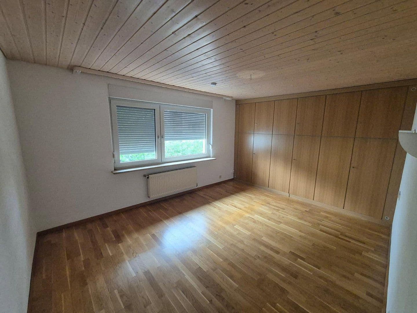 Pronájem bytu 4+1 98 m², Stuttgart, Bádensko-Württembersko Pronájem bytu 4+1 98 m², Stuttgart, Bádensko-Württembersko