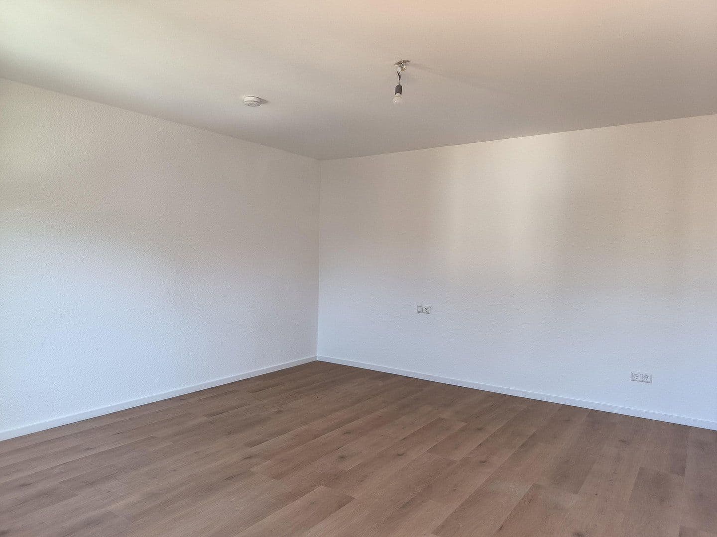 Pronájem bytu 1+1 37 m², Heilbronn, Bádensko-Württembersko Pronájem bytu 1+1 37 m², Heilbronn, Bádensko-Württembersko