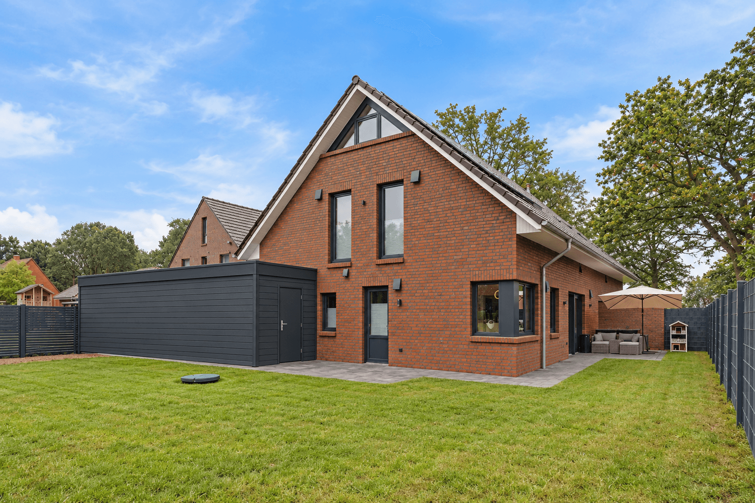 Prodej domu 298 m², pozemek 760 m², Immenweg 14, Meppen, Dolní Sasko Prodej domu 298 m², pozemek 760 m², Immenweg 14, Meppen, Dolní Sasko