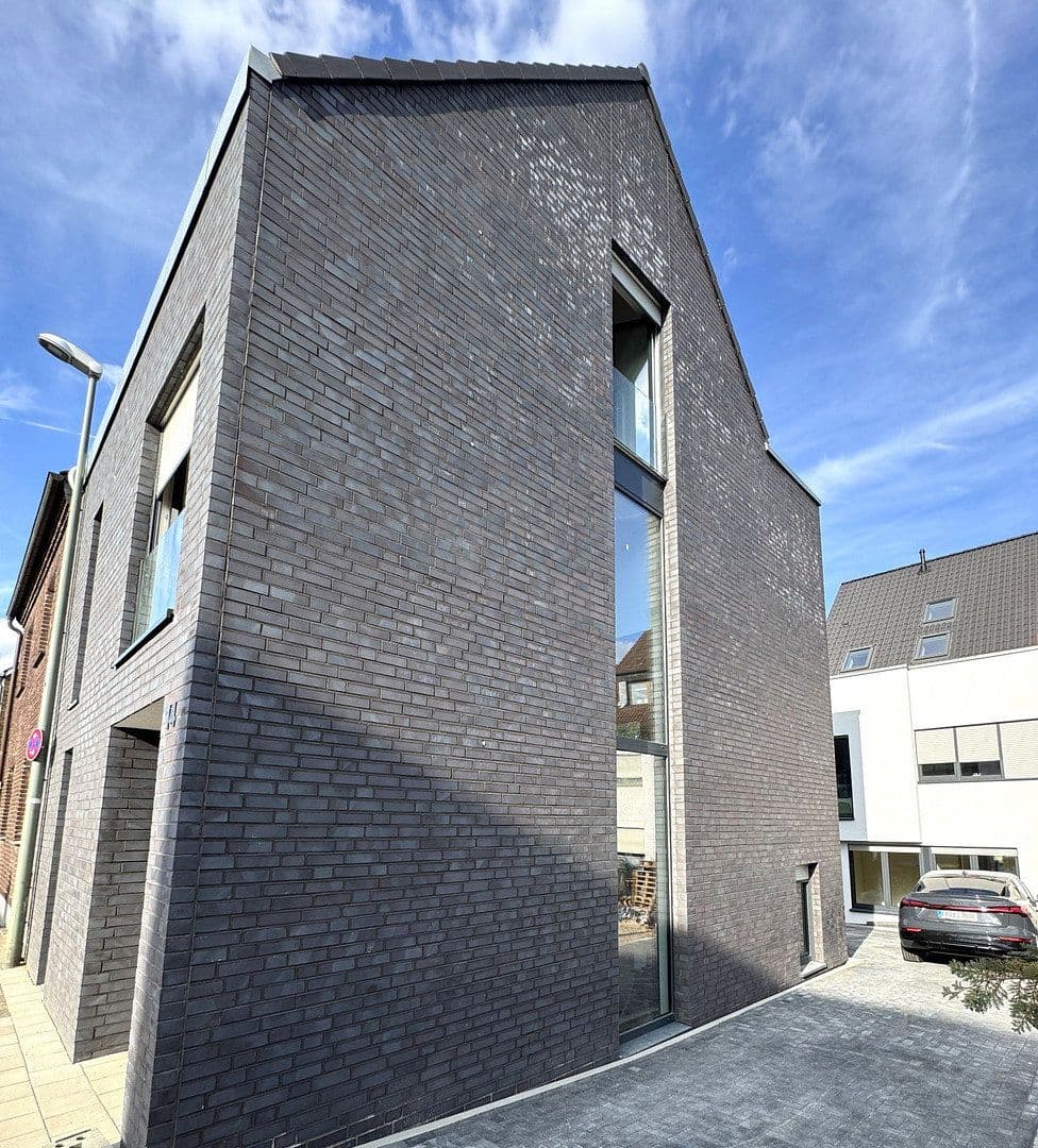 Pronájem domu 145 m², pozemek 180 m², Römerstr. 14, Meerbusch, Severní Porýní-Vestfálsko Pronájem domu 145 m², pozemek 180 m², Römerstr. 14, Meerbusch, Severní Porýní-Vestfálsko