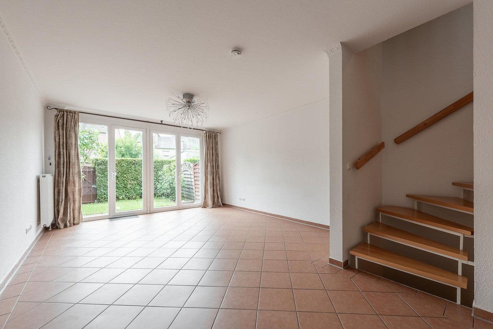 Prodej domu 115 m², pozemek 182 m², Hamburg, Hamburg Prodej domu 115 m², pozemek 182 m², Hamburg, Hamburg