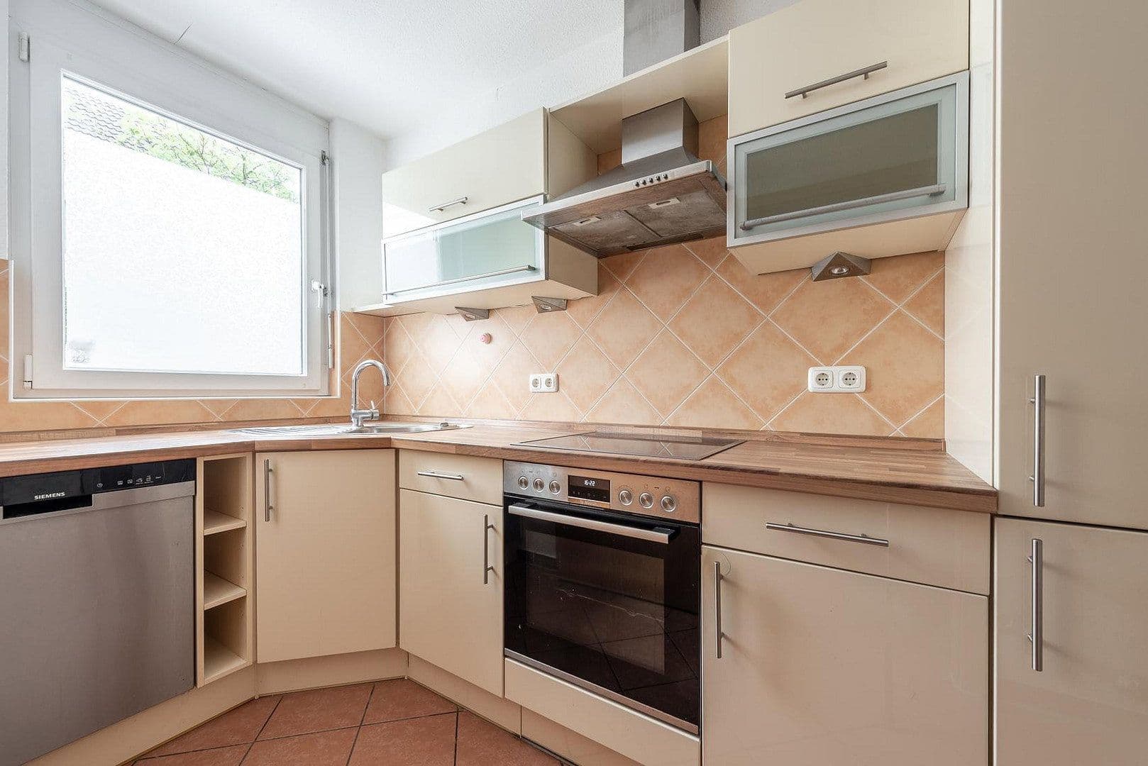 Prodej domu 115 m², pozemek 182 m², Hamburg, Hamburg Prodej domu 115 m², pozemek 182 m², Hamburg, Hamburg