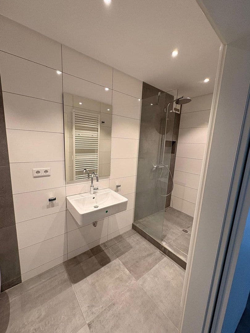 Pronájem bytu 3+1 136 m², Maubisstraße 26, Kaarst, Severní Porýní-Vestfálsko Pronájem bytu 3+1 136 m², Maubisstraße 26, Kaarst, Severní Porýní-Vestfálsko