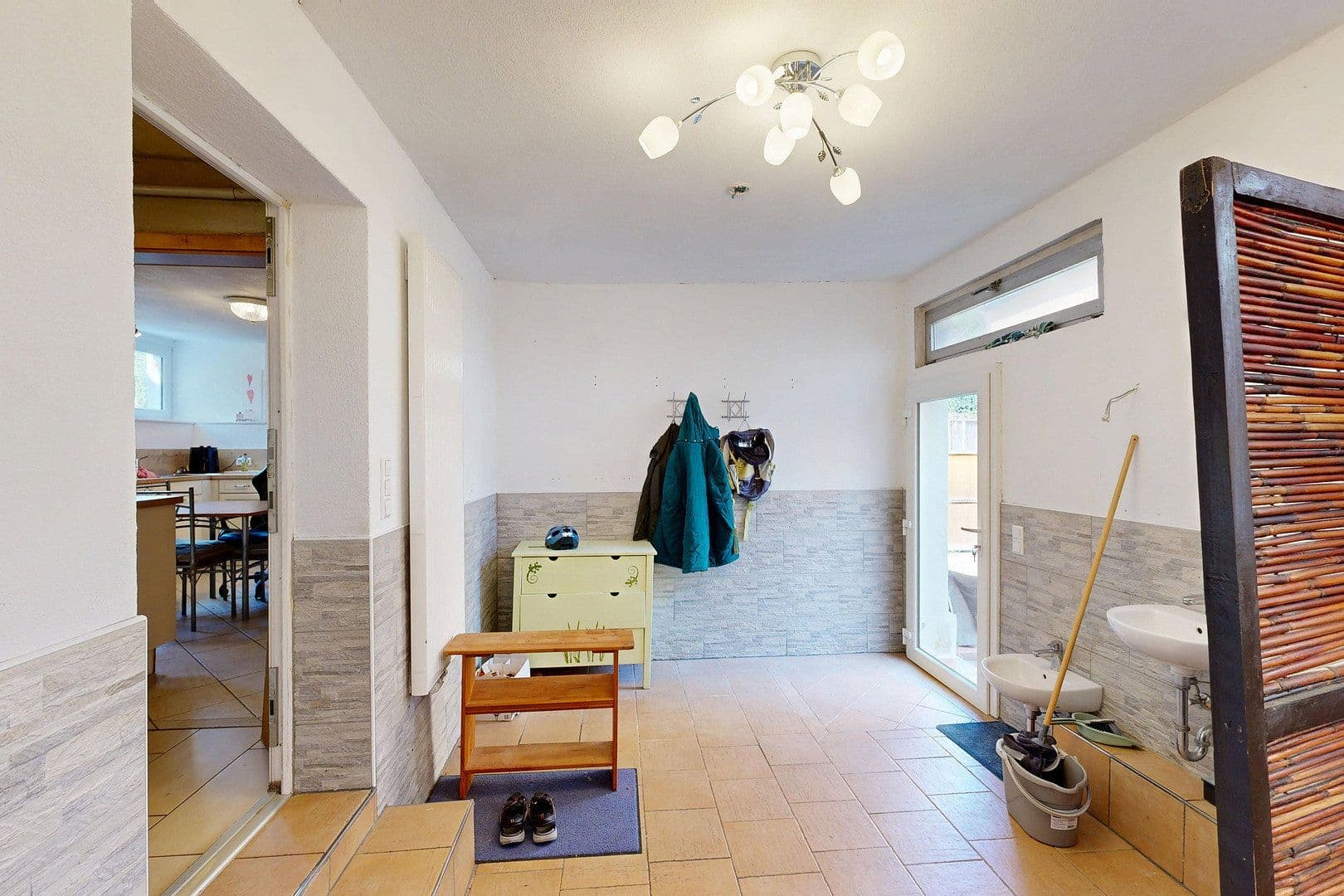 Prodej domu 189 m², pozemek 1.049 m², Bachstraße 32, Kraichtal, Bádensko-Württembersko Prodej domu 189 m², pozemek 1.049 m², Bachstraße 32, Kraichtal, Bádensko-Württembersko