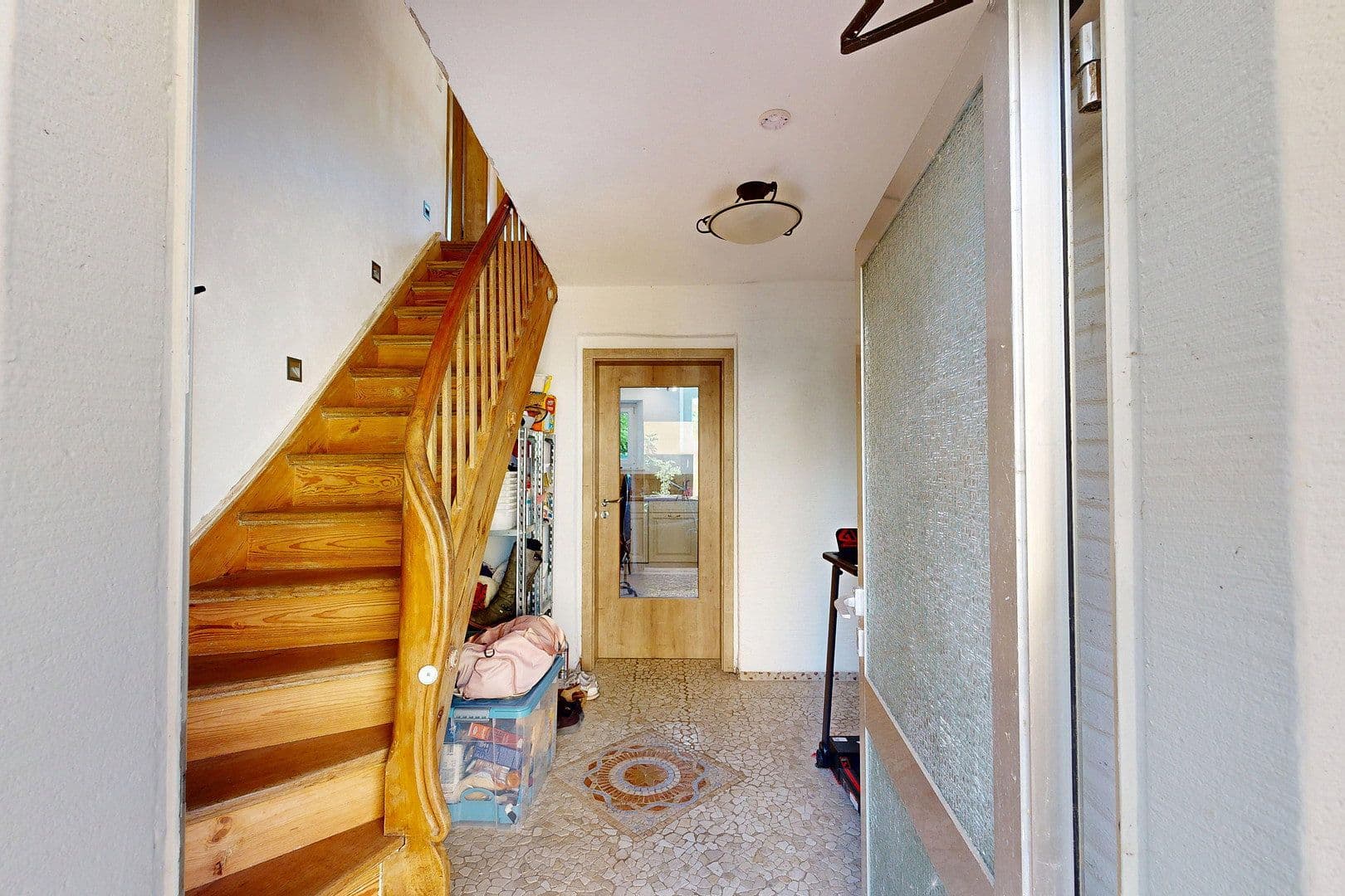 Prodej domu 189 m², pozemek 1.049 m², Bachstraße 32, Kraichtal, Bádensko-Württembersko Prodej domu 189 m², pozemek 1.049 m², Bachstraße 32, Kraichtal, Bádensko-Württembersko