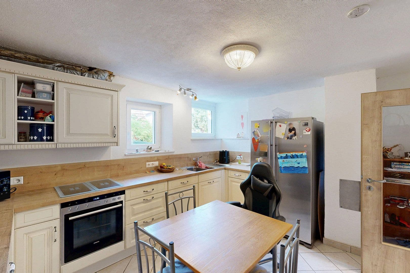 Prodej domu 189 m², pozemek 1.049 m², Bachstraße 32, Kraichtal, Bádensko-Württembersko Prodej domu 189 m², pozemek 1.049 m², Bachstraße 32, Kraichtal, Bádensko-Württembersko