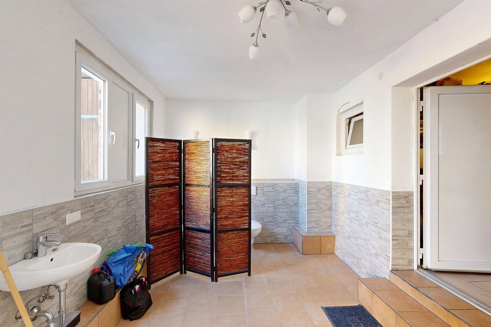 Prodej domu 189 m², pozemek 1.049 m², Bachstraße 32, Kraichtal, Bádensko-Württembersko Prodej domu 189 m², pozemek 1.049 m², Bachstraße 32, Kraichtal, Bádensko-Württembersko