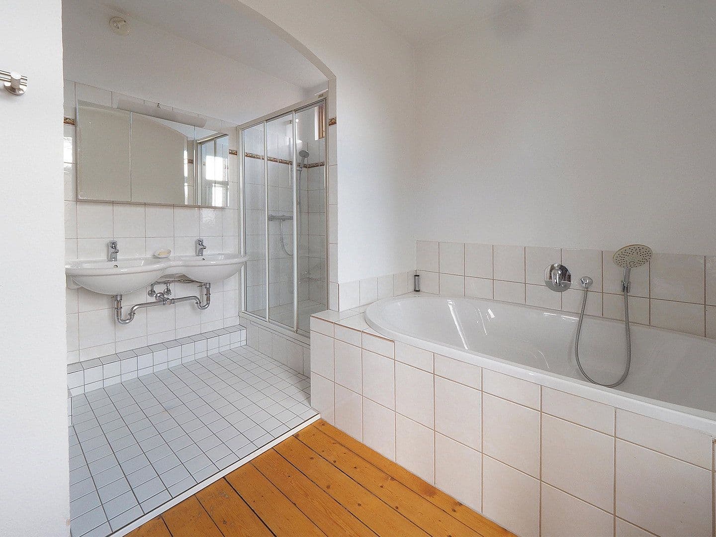 Prodej domu 196 m², pozemek 452 m², Kirchhofstrasse 7, Freiburg (Elbe), Dolní Sasko Prodej domu 196 m², pozemek 452 m², Kirchhofstrasse 7, Freiburg (Elbe), Dolní Sasko