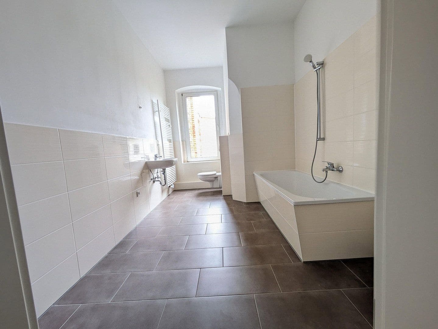 Pronájem bytu 3+1 81 m², Thomasiusstr. 12, Halle, Sasko-Anhaltsko Pronájem bytu 3+1 81 m², Thomasiusstr. 12, Halle, Sasko-Anhaltsko