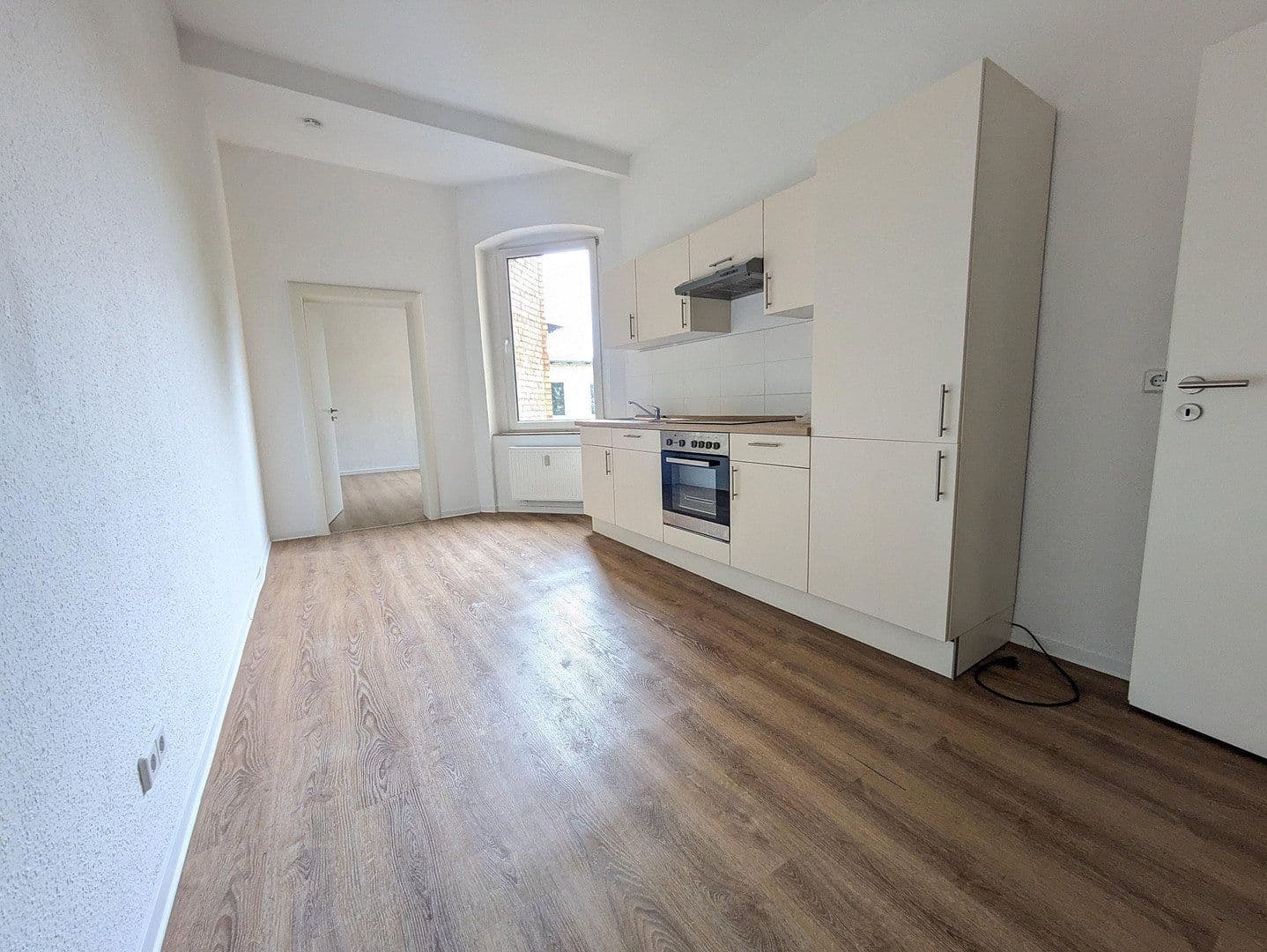 Pronájem bytu 3+1 81 m², Thomasiusstr. 12, Halle, Sasko-Anhaltsko Pronájem bytu 3+1 81 m², Thomasiusstr. 12, Halle, Sasko-Anhaltsko