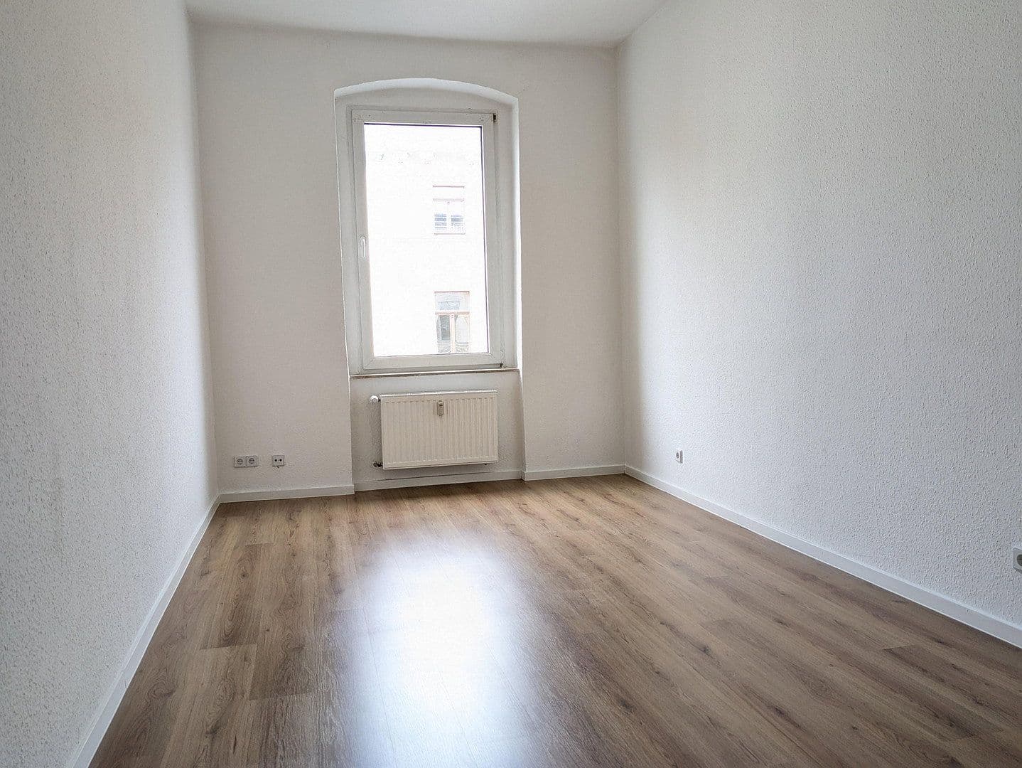 Pronájem bytu 3+1 81 m², Thomasiusstr. 12, Halle, Sasko-Anhaltsko Pronájem bytu 3+1 81 m², Thomasiusstr. 12, Halle, Sasko-Anhaltsko