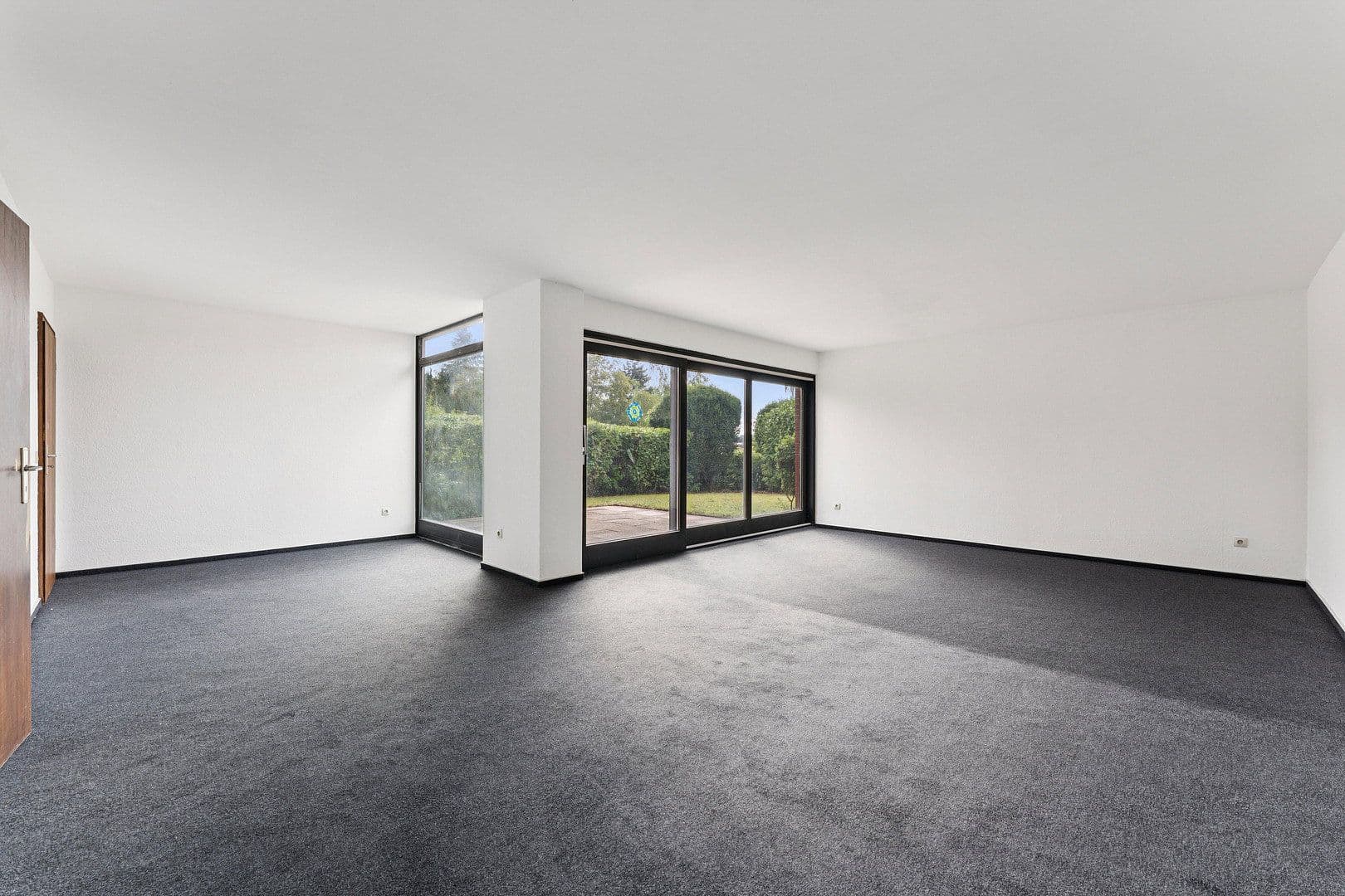 Prodej domu 130 m², pozemek 473 m², Marienburger Strasse 32, Bovenden, Dolní Sasko Prodej domu 130 m², pozemek 473 m², Marienburger Strasse 32, Bovenden, Dolní Sasko